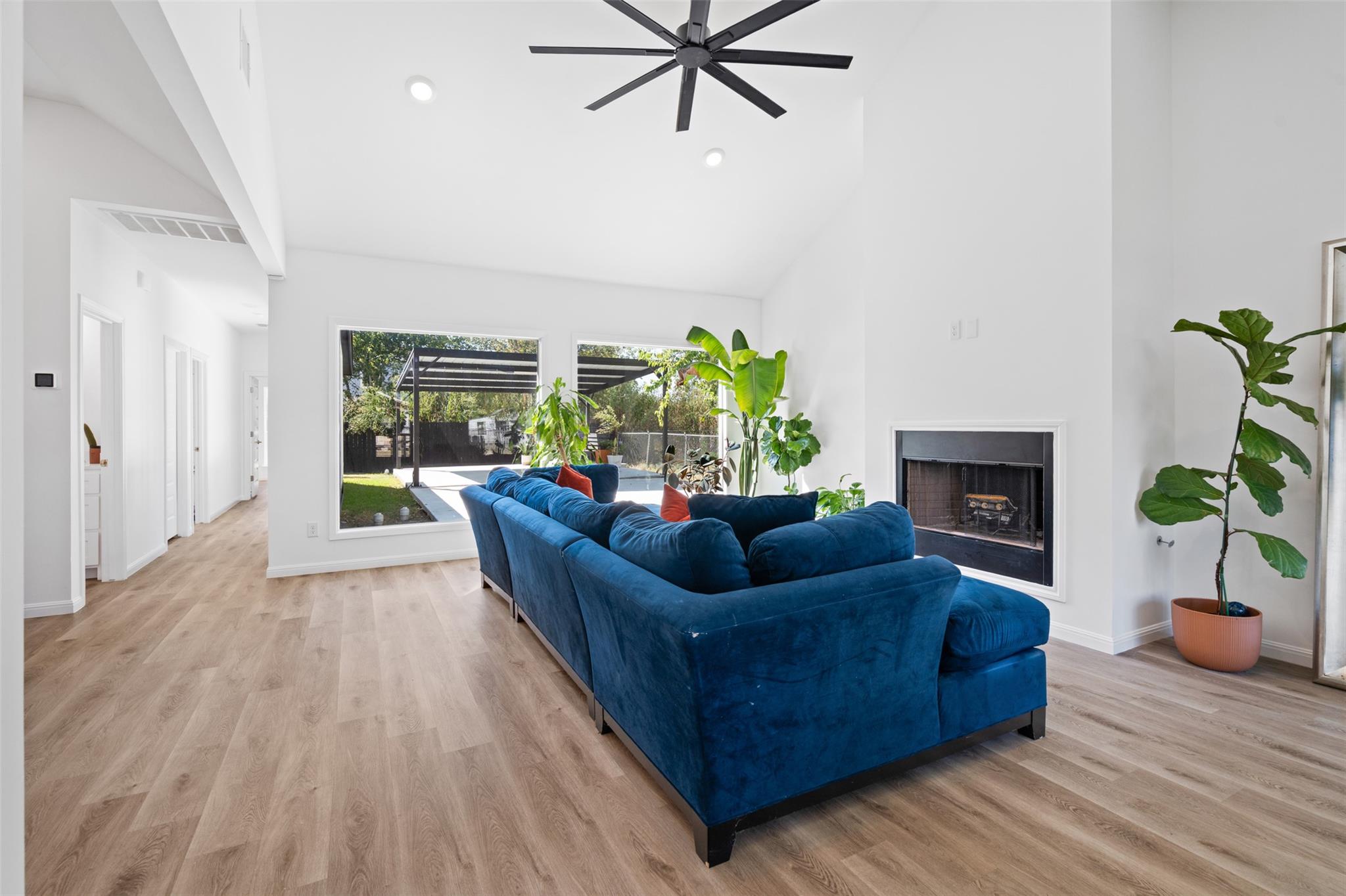 503 W Martin Luther King Jr Blvd, Taylor, TX 76574