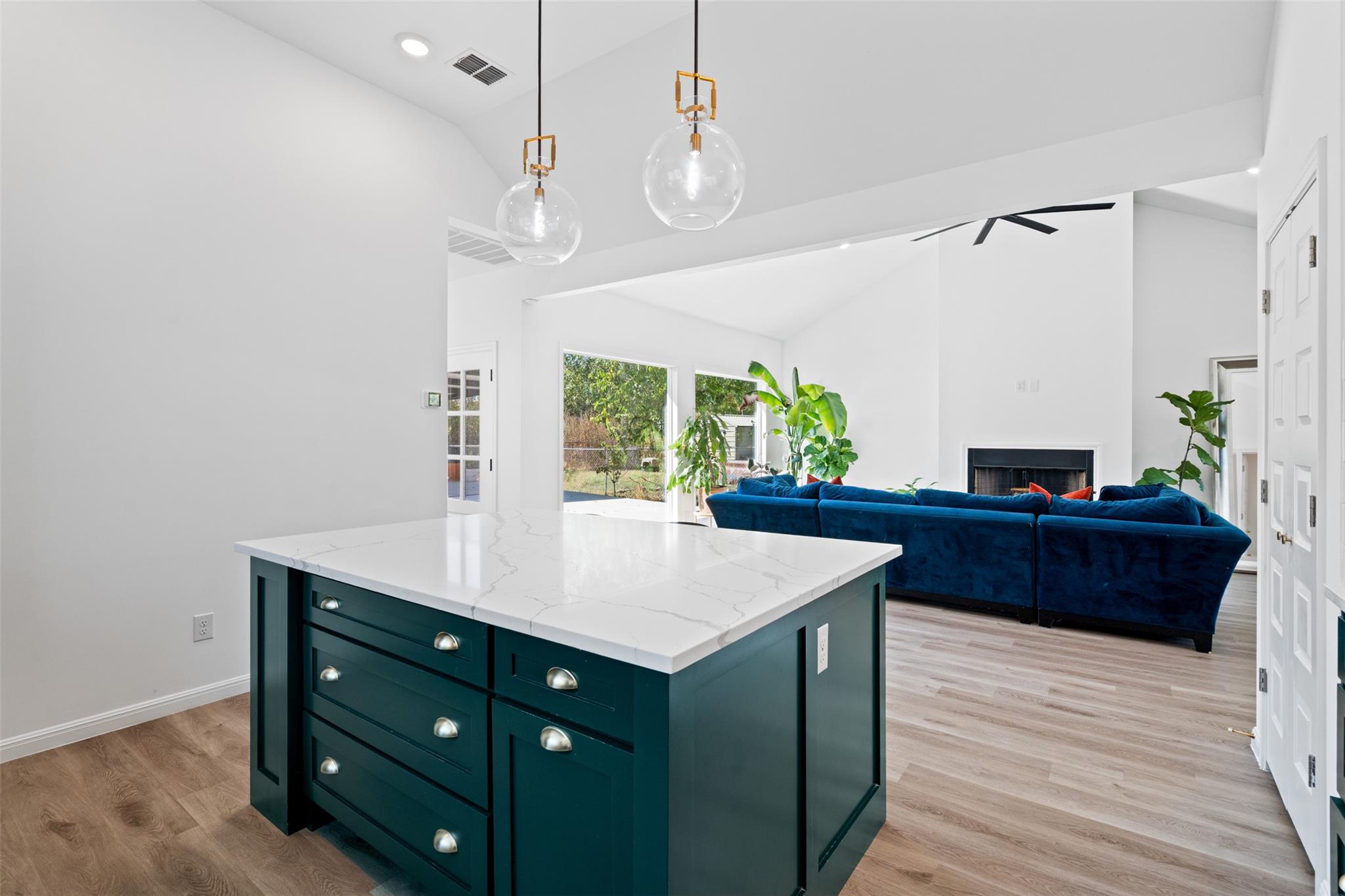 503 W Martin Luther King Jr Blvd, Taylor, TX 76574