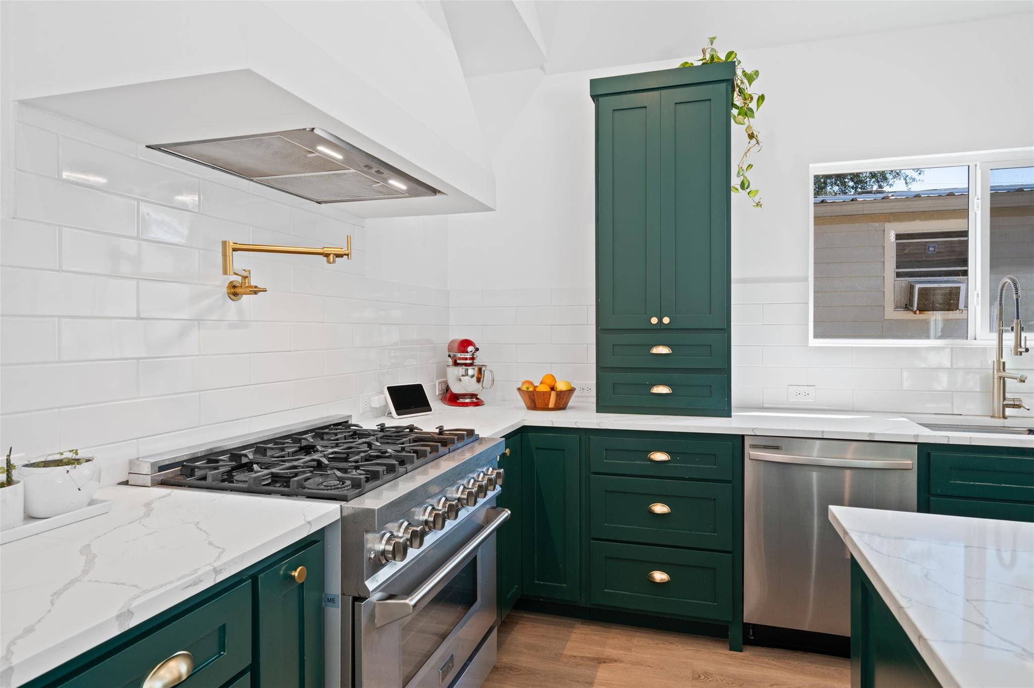 503 W Martin Luther King Jr Blvd, Taylor, TX 76574