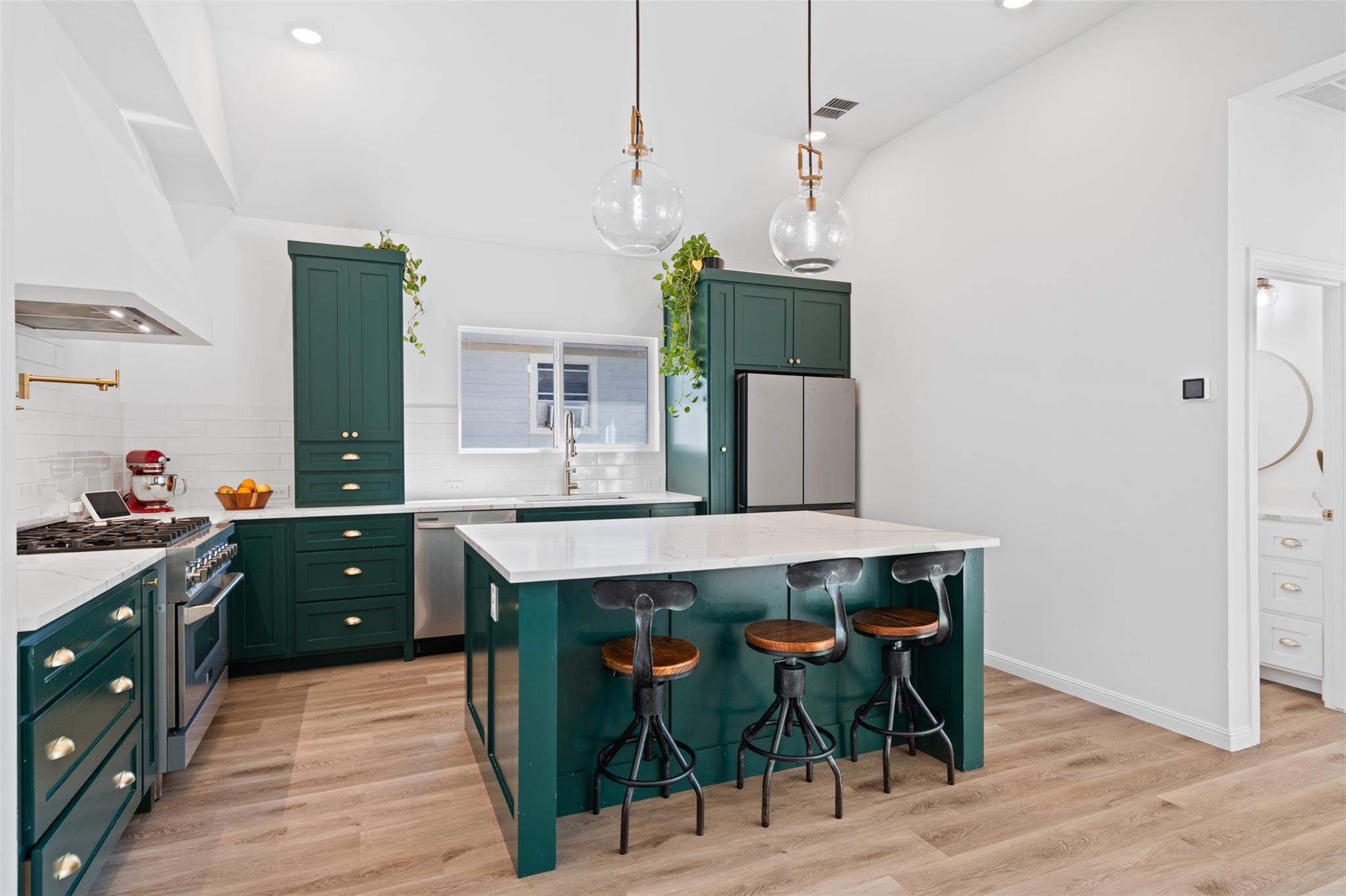 503 W Martin Luther King Jr Blvd, Taylor, TX 76574