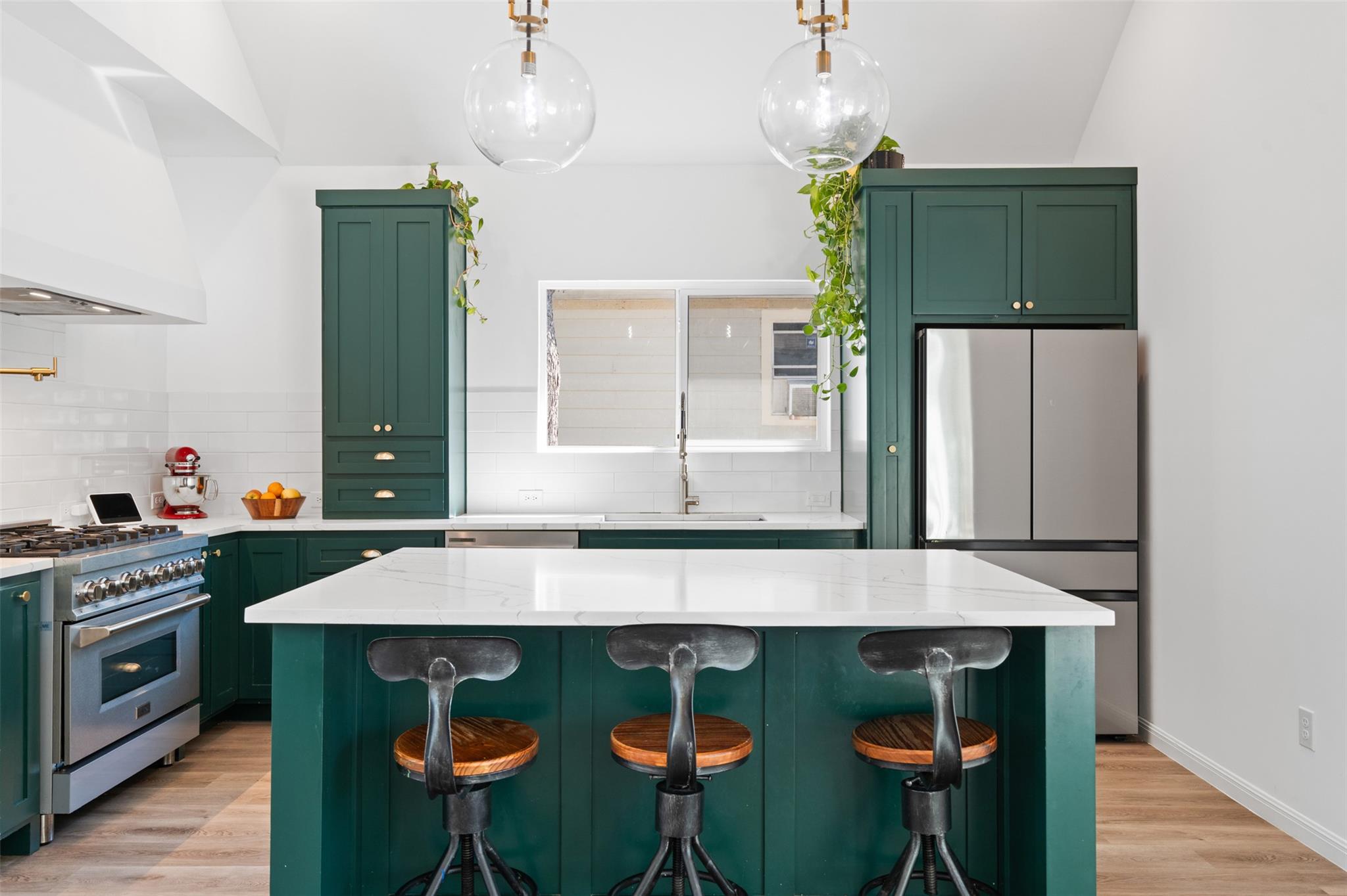 503 W Martin Luther King Jr Blvd, Taylor, TX 76574