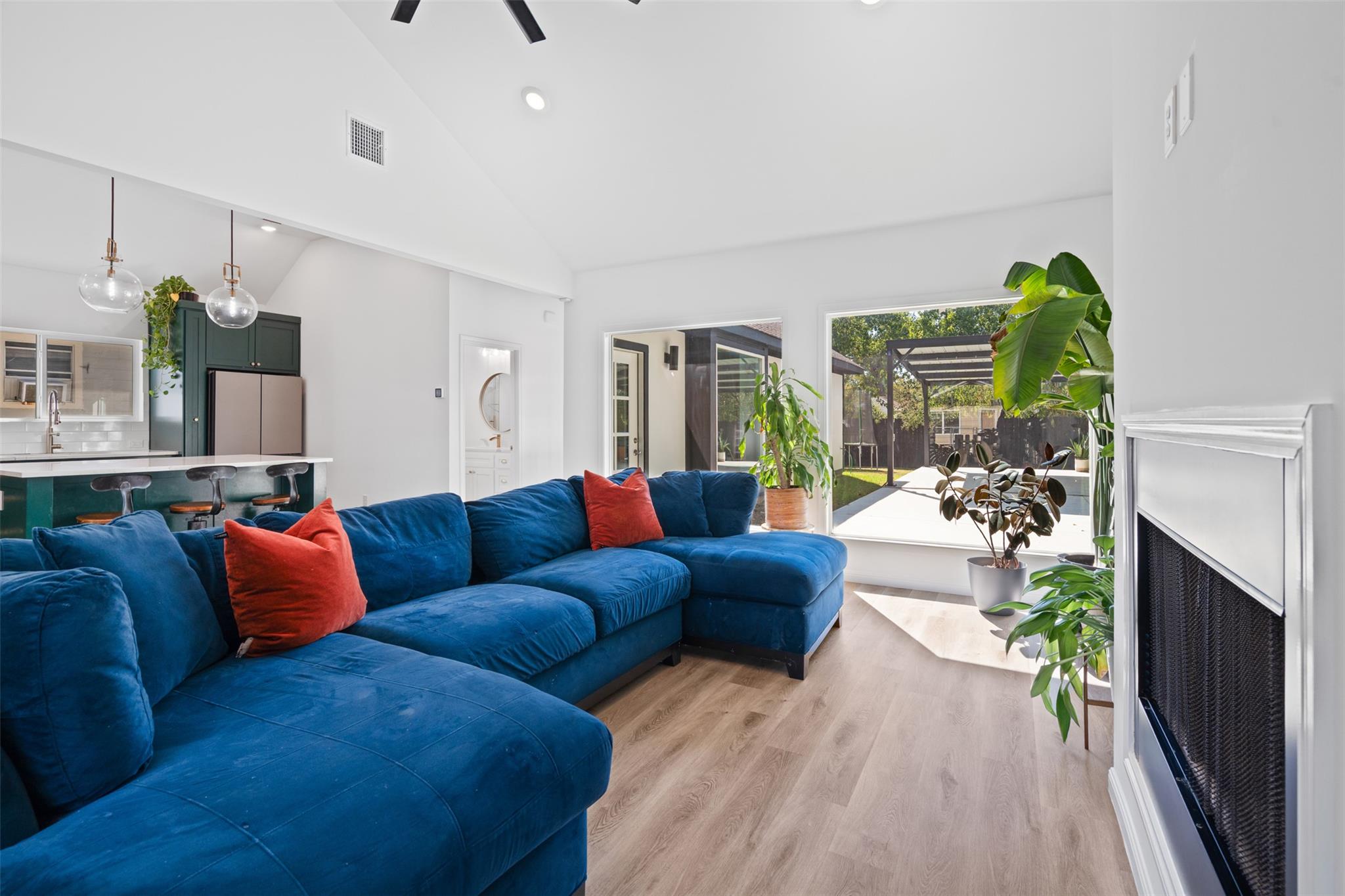 503 W Martin Luther King Jr Blvd, Taylor, TX 76574