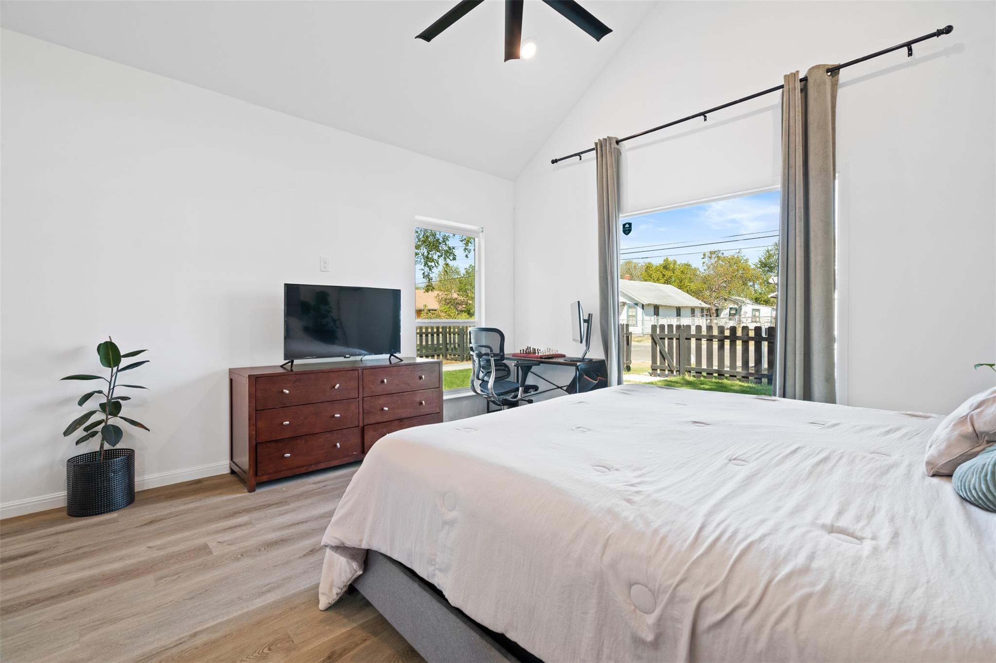 503 W Martin Luther King Jr Blvd, Taylor, TX 76574