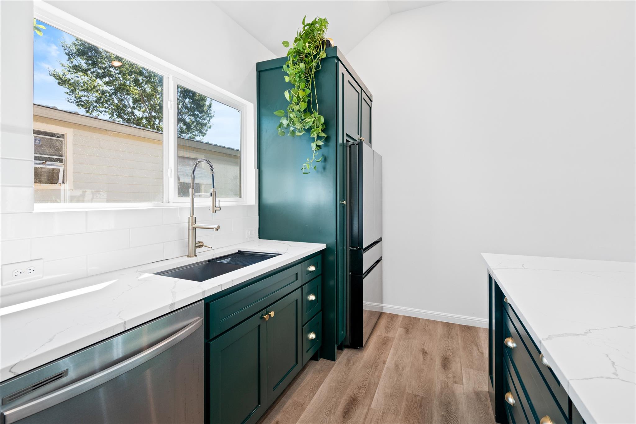 503 W Martin Luther King Jr Blvd, Taylor, TX 76574