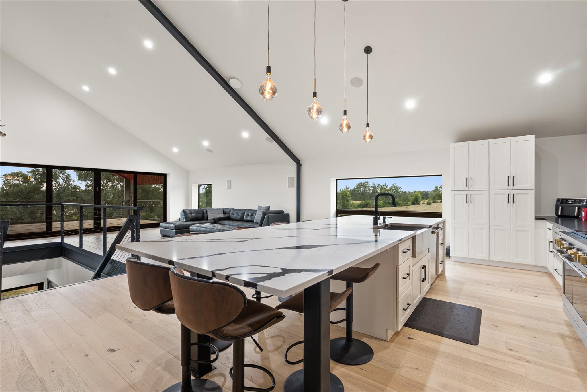 561 Broken Bit Trl, Dripping Springs, TX 78620