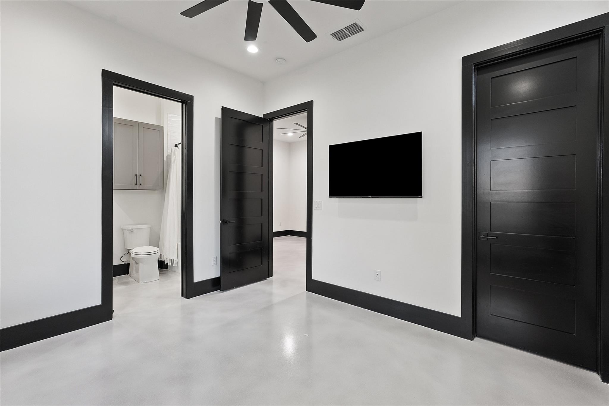 561 Broken Bit Trl, Dripping Springs, TX 78620