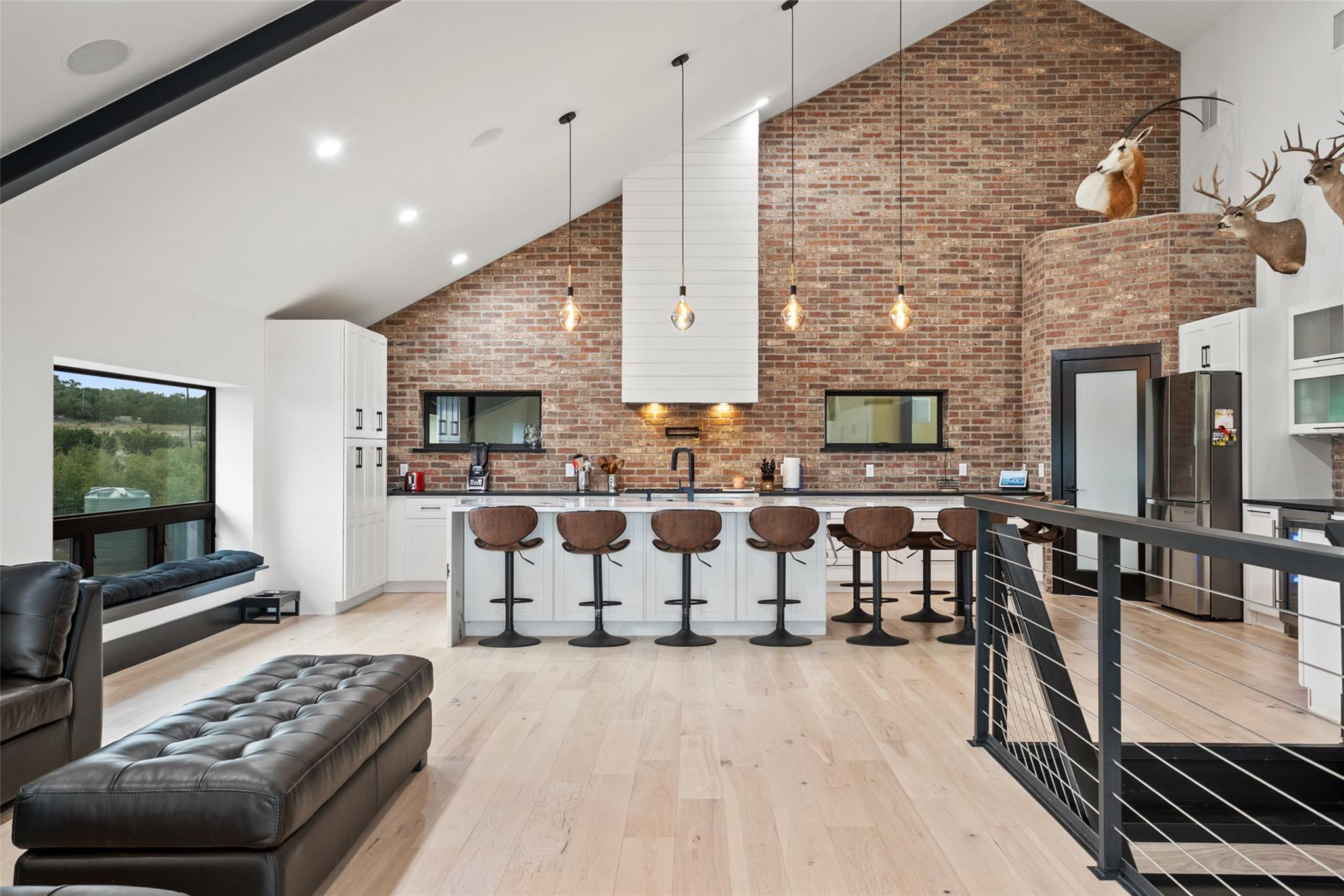 561 Broken Bit Trl, Dripping Springs, TX 78620