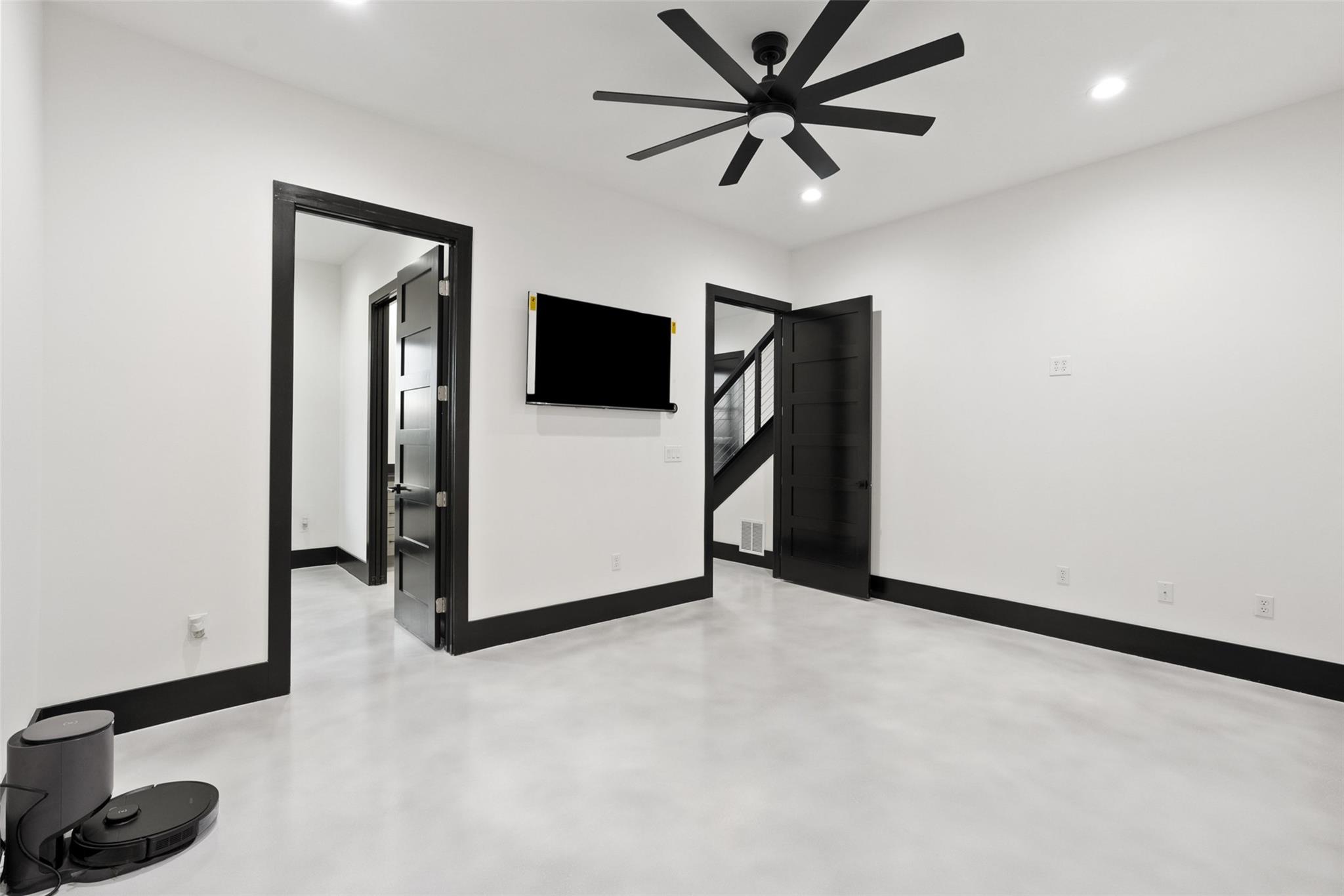 561 Broken Bit Trl, Dripping Springs, TX 78620