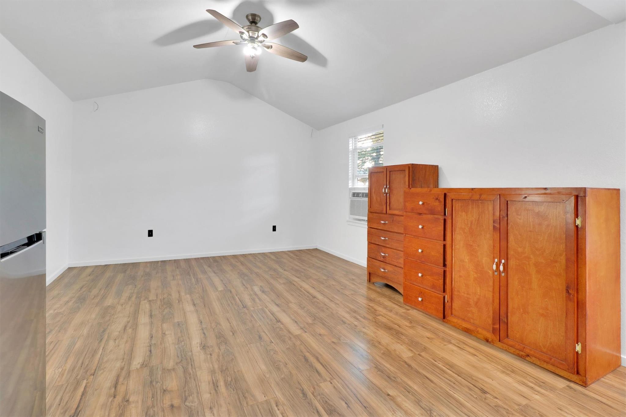 107 SW Forest Hill Cv, Dale, TX 78616