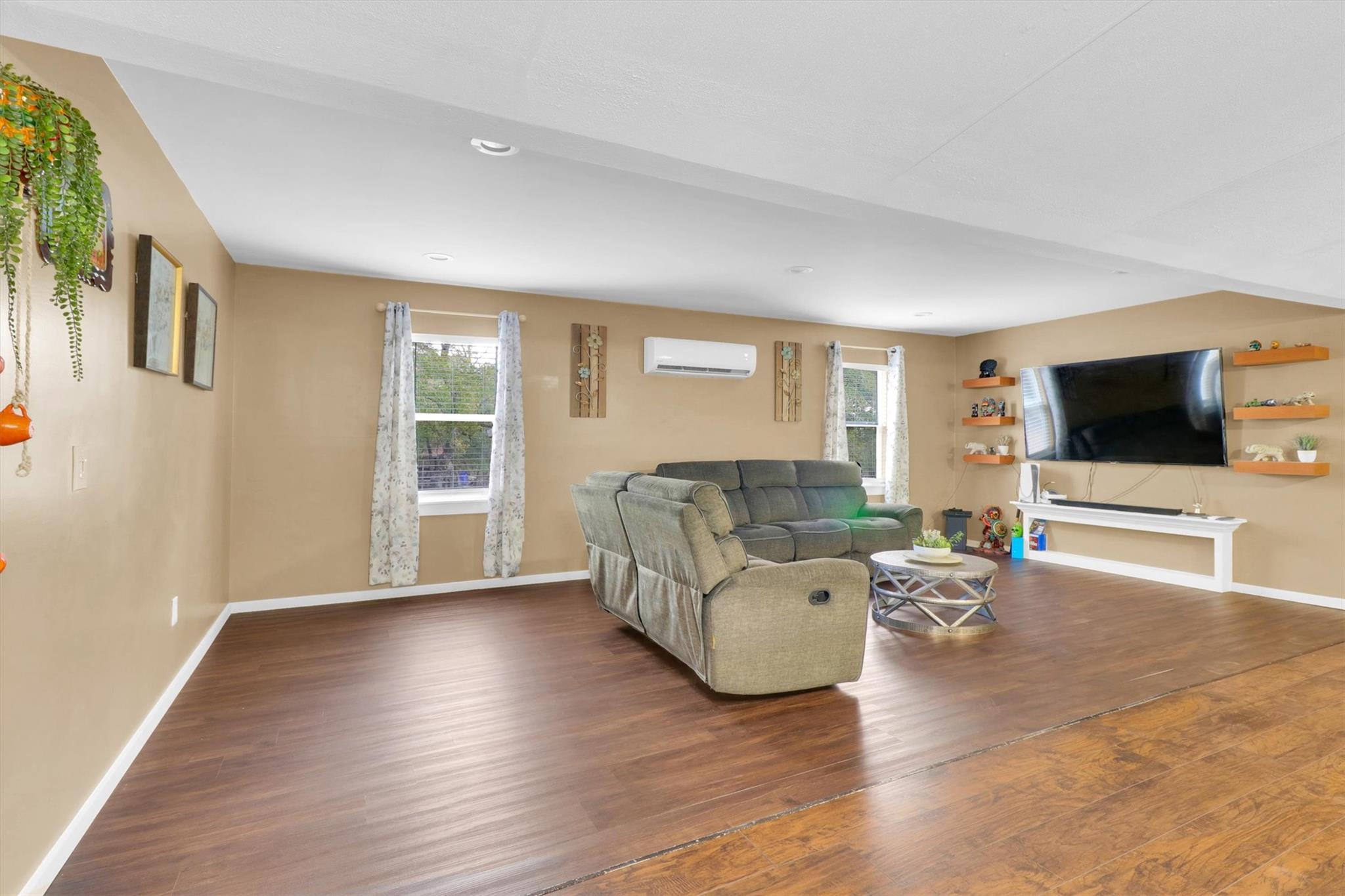 107 SW Forest Hill Cv, Dale, TX 78616