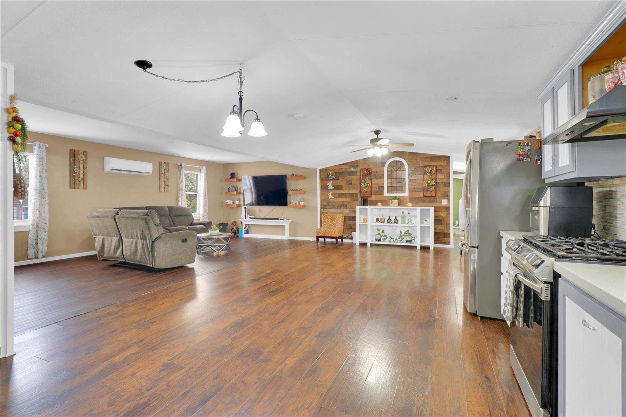 107 SW Forest Hill Cv, Dale, TX 78616