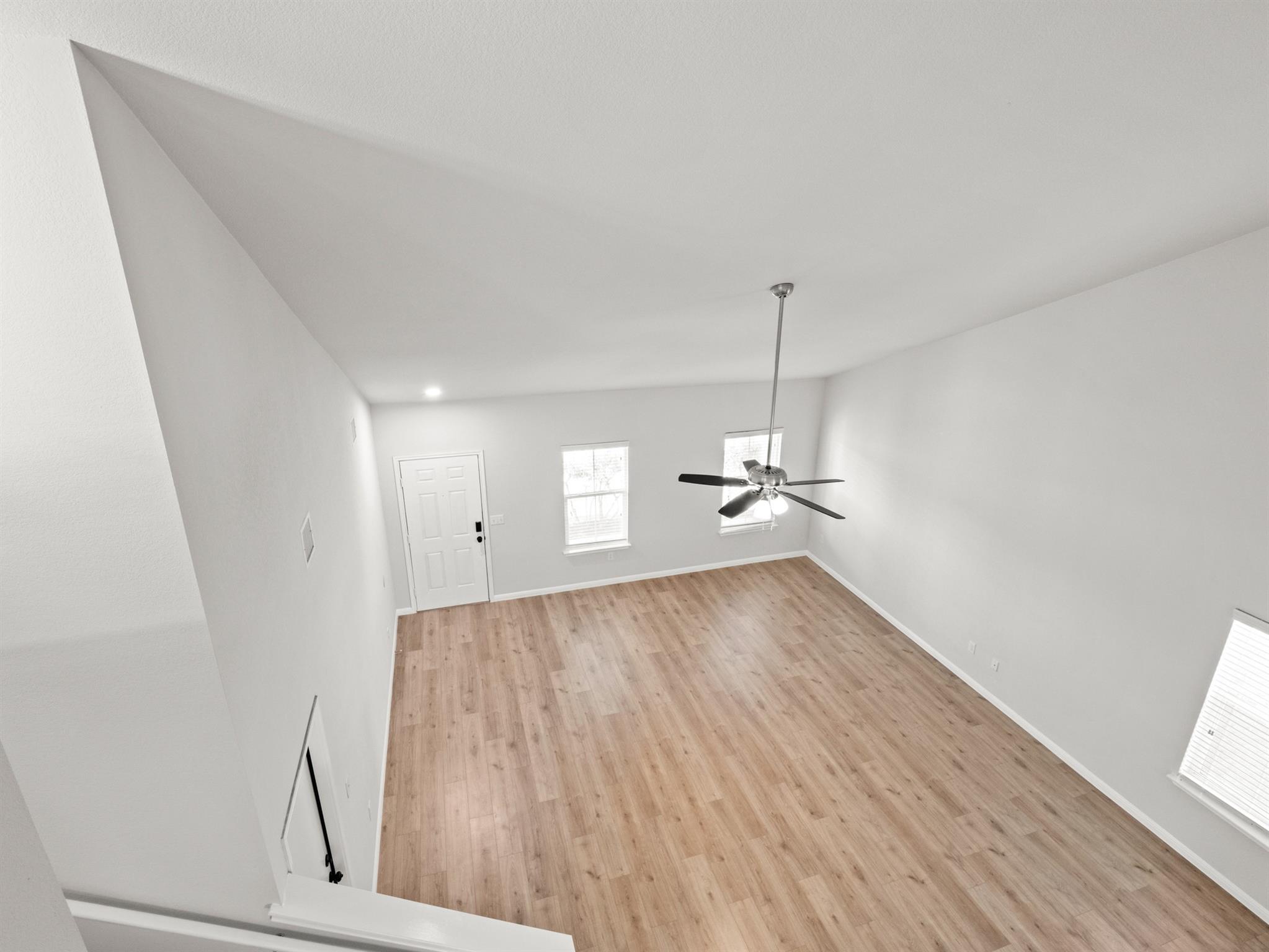 303 Camellia Dr, Hutto, TX 78634