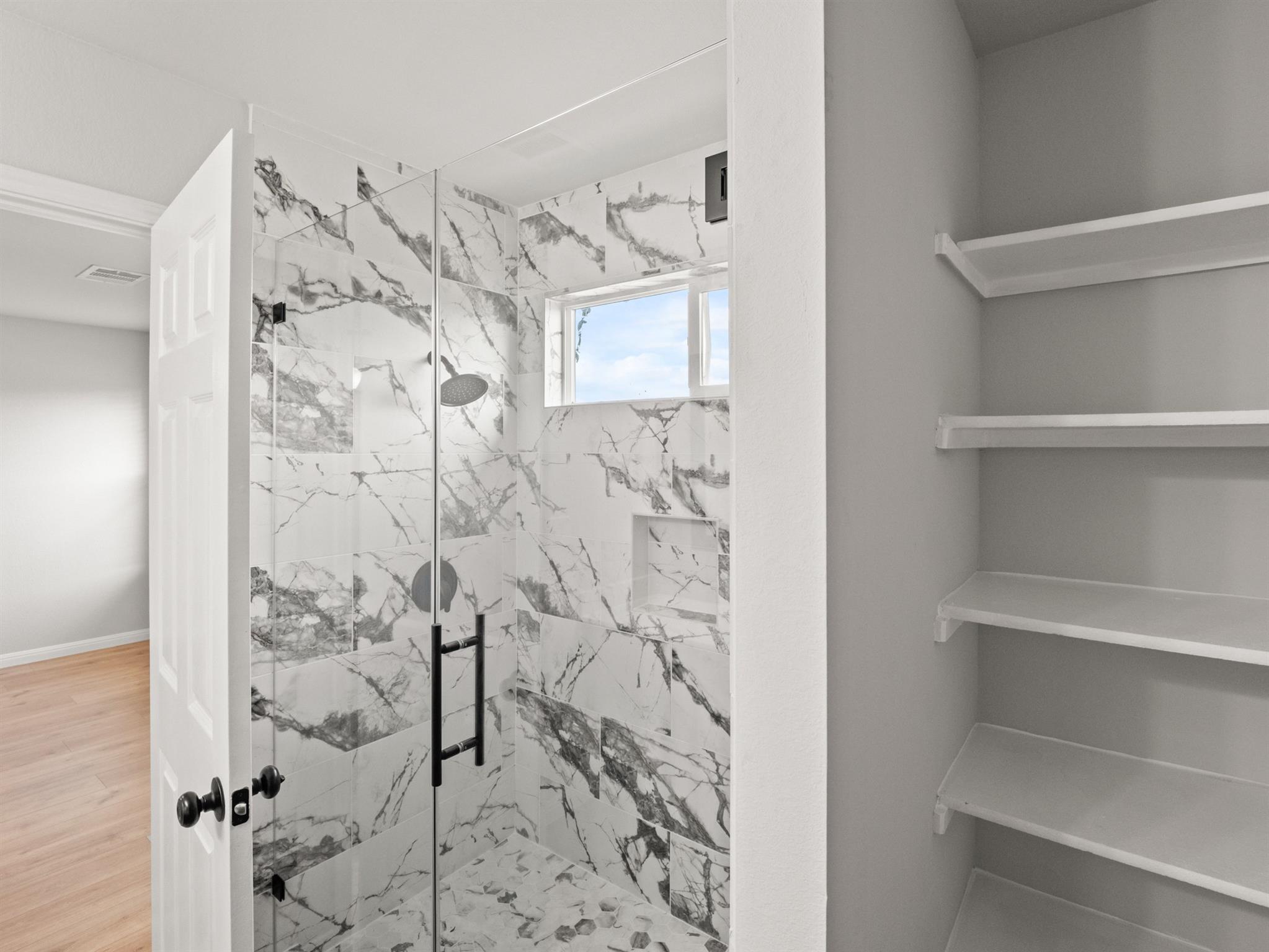 303 Camellia Dr, Hutto, TX 78634