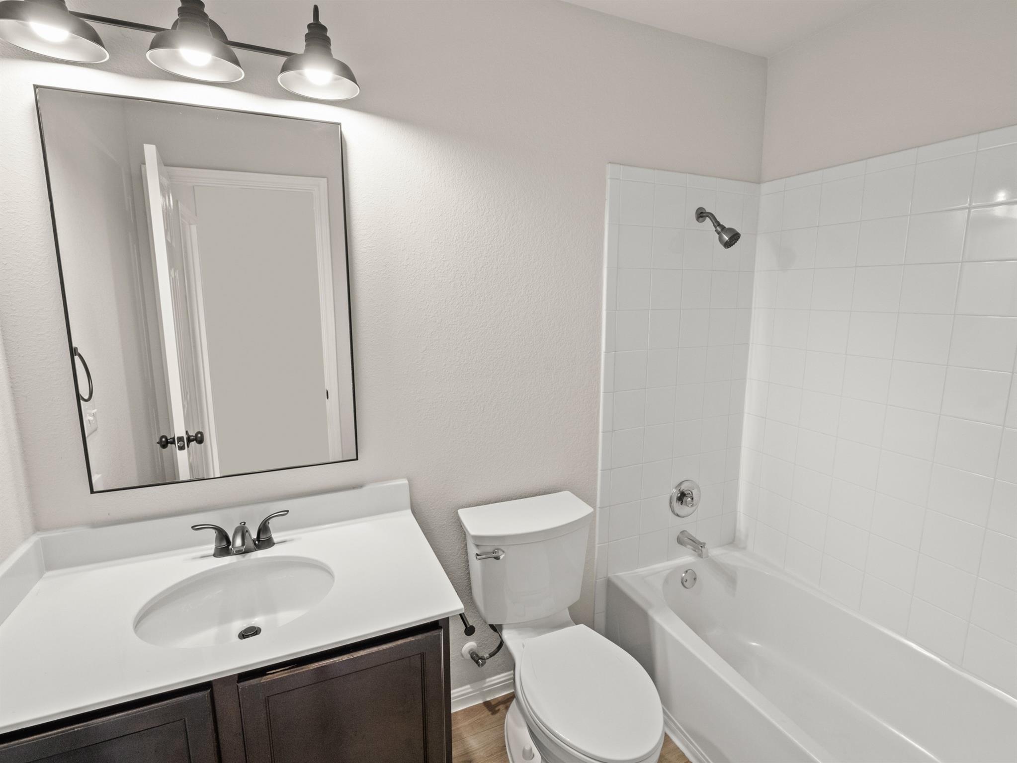 303 Camellia Dr, Hutto, TX 78634