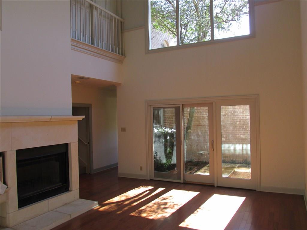 900 A W 18th St Dr # A, Austin, TX 78701