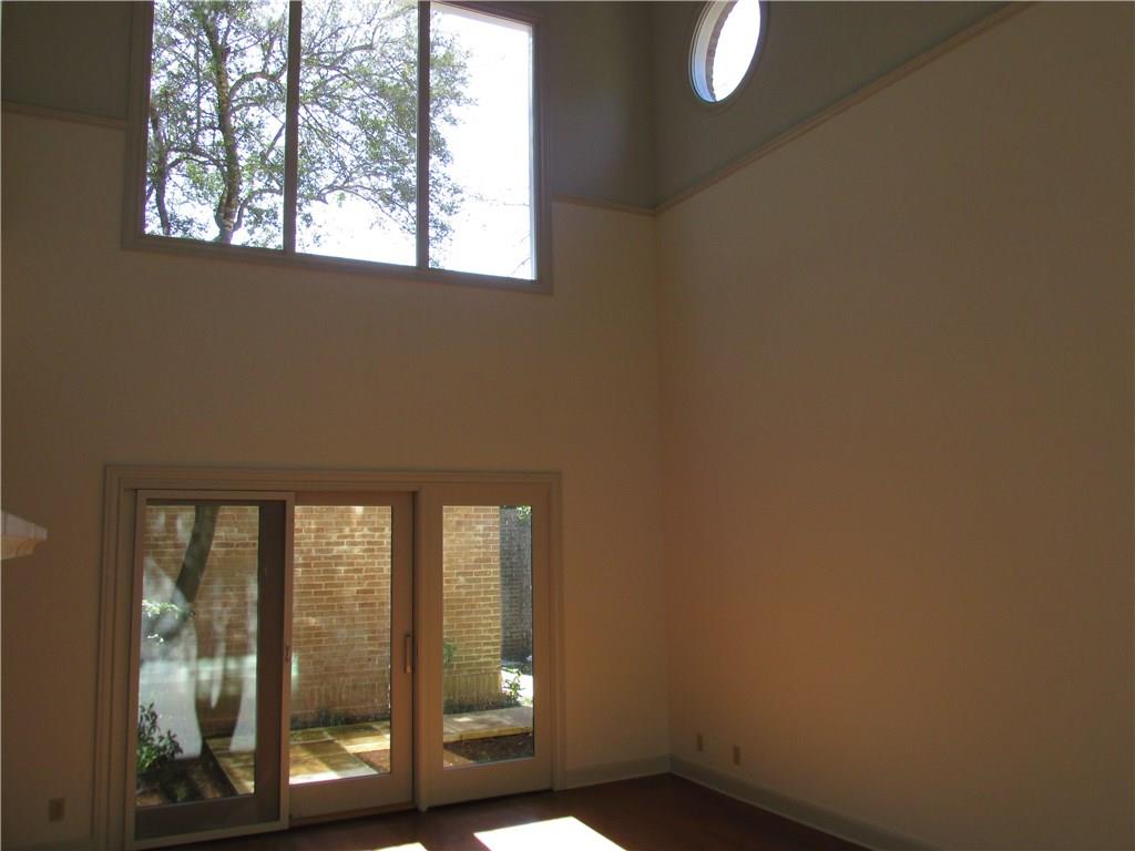 900 A W 18th St Dr # A, Austin, TX 78701