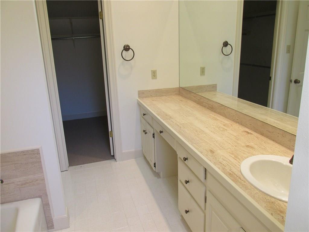 900 A W 18th St Dr # A, Austin, TX 78701