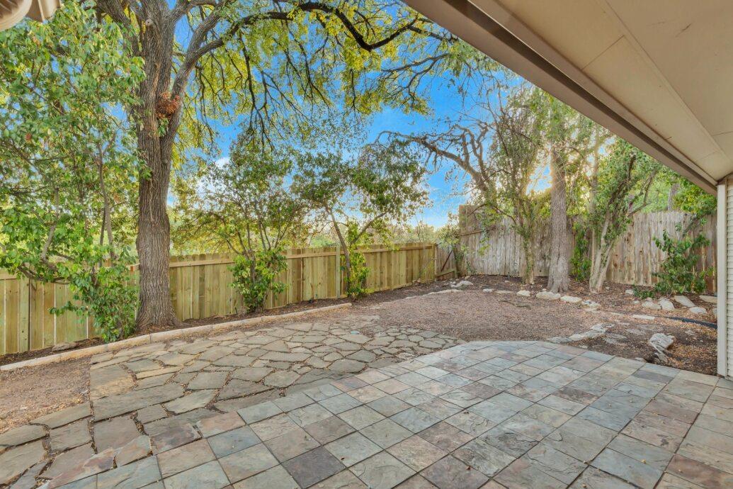 2120 Wychwood Dr, Austin, TX 78746