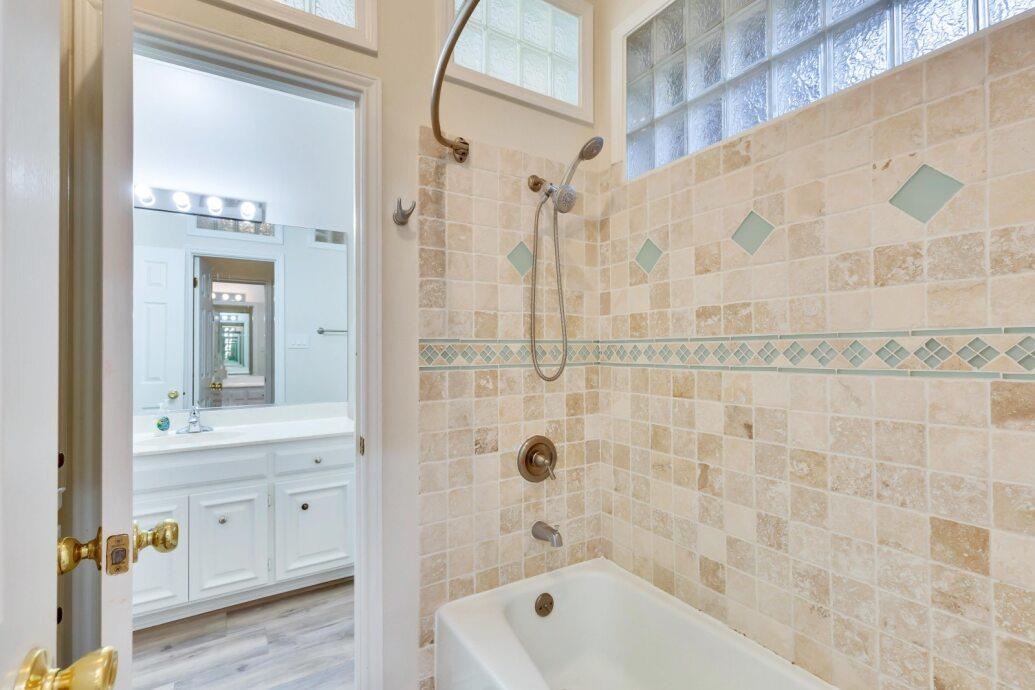 2120 Wychwood Dr, Austin, TX 78746