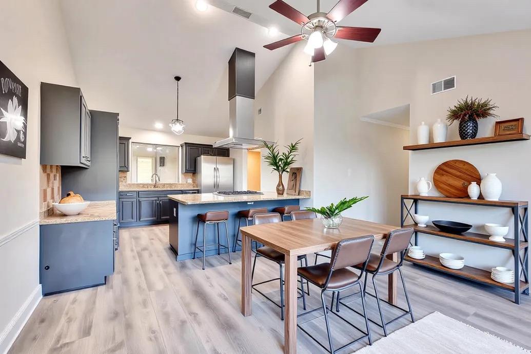 2120 Wychwood Dr, Austin, TX 78746