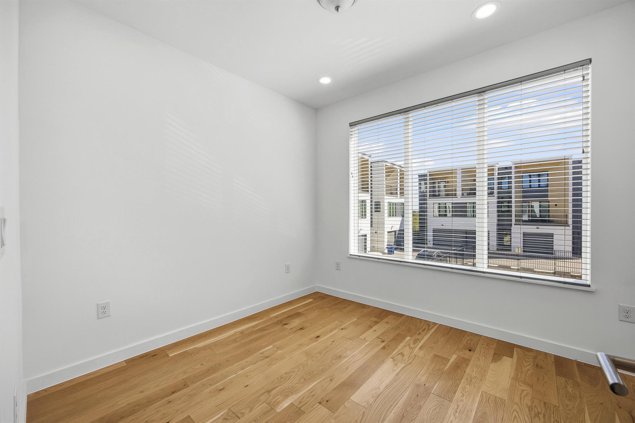 6020 Springdale Rd # 12, Austin, TX 78723