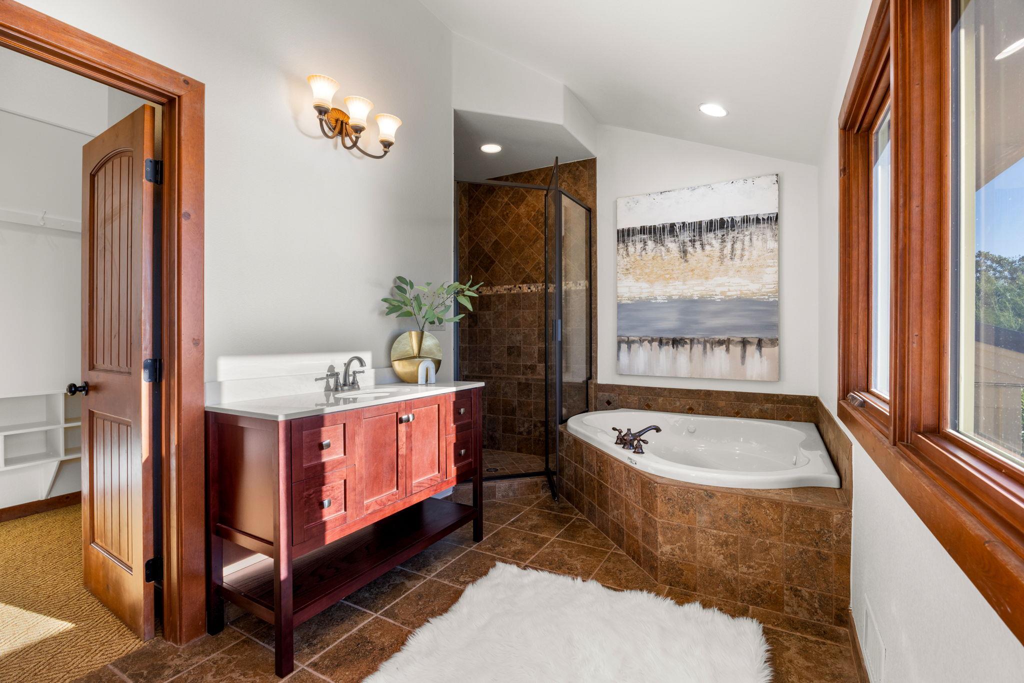 15907 Booth Cir, Volente, TX 78641