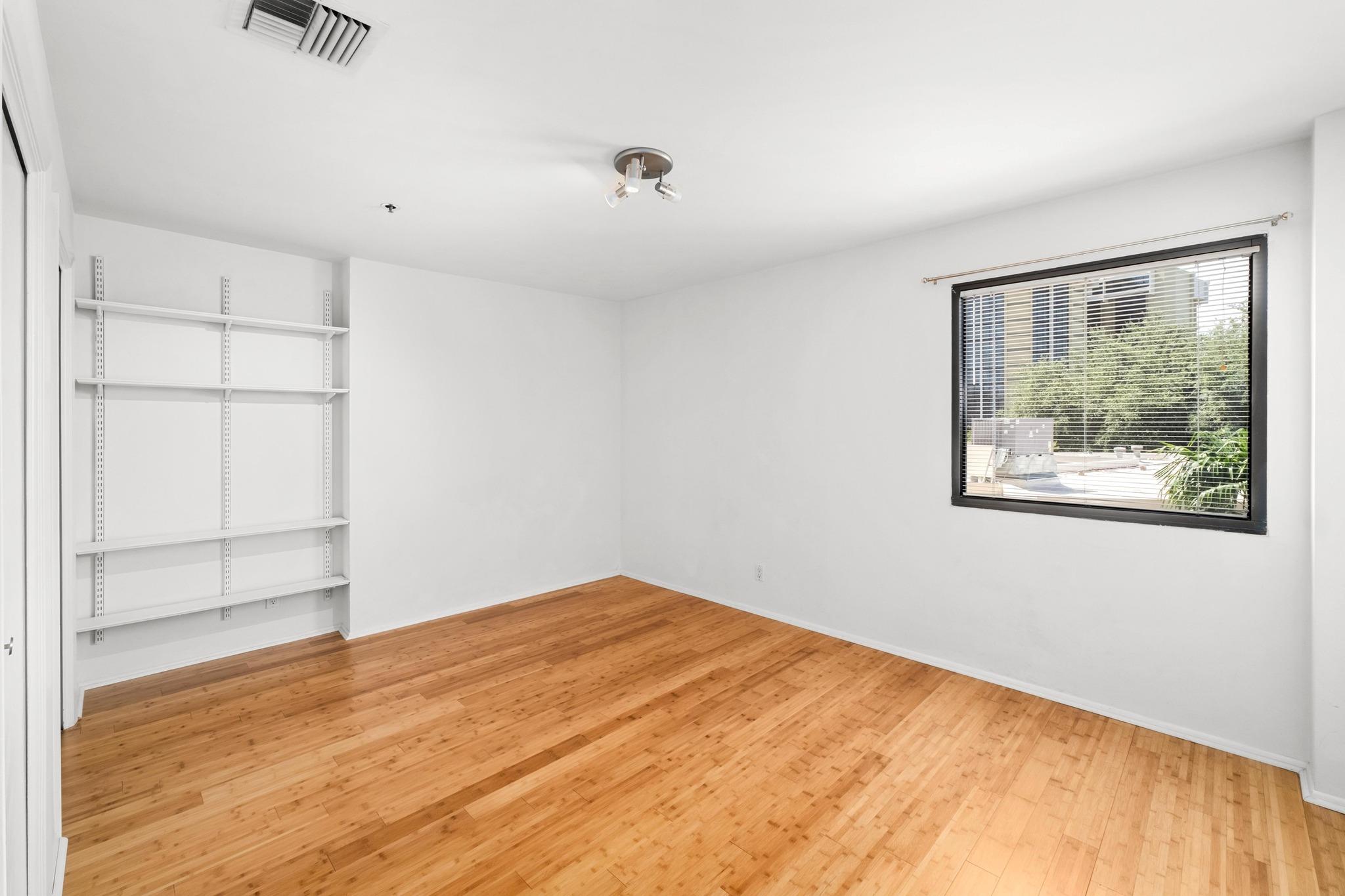 40 N Interstate 35 # 3D3, Austin, TX 78701