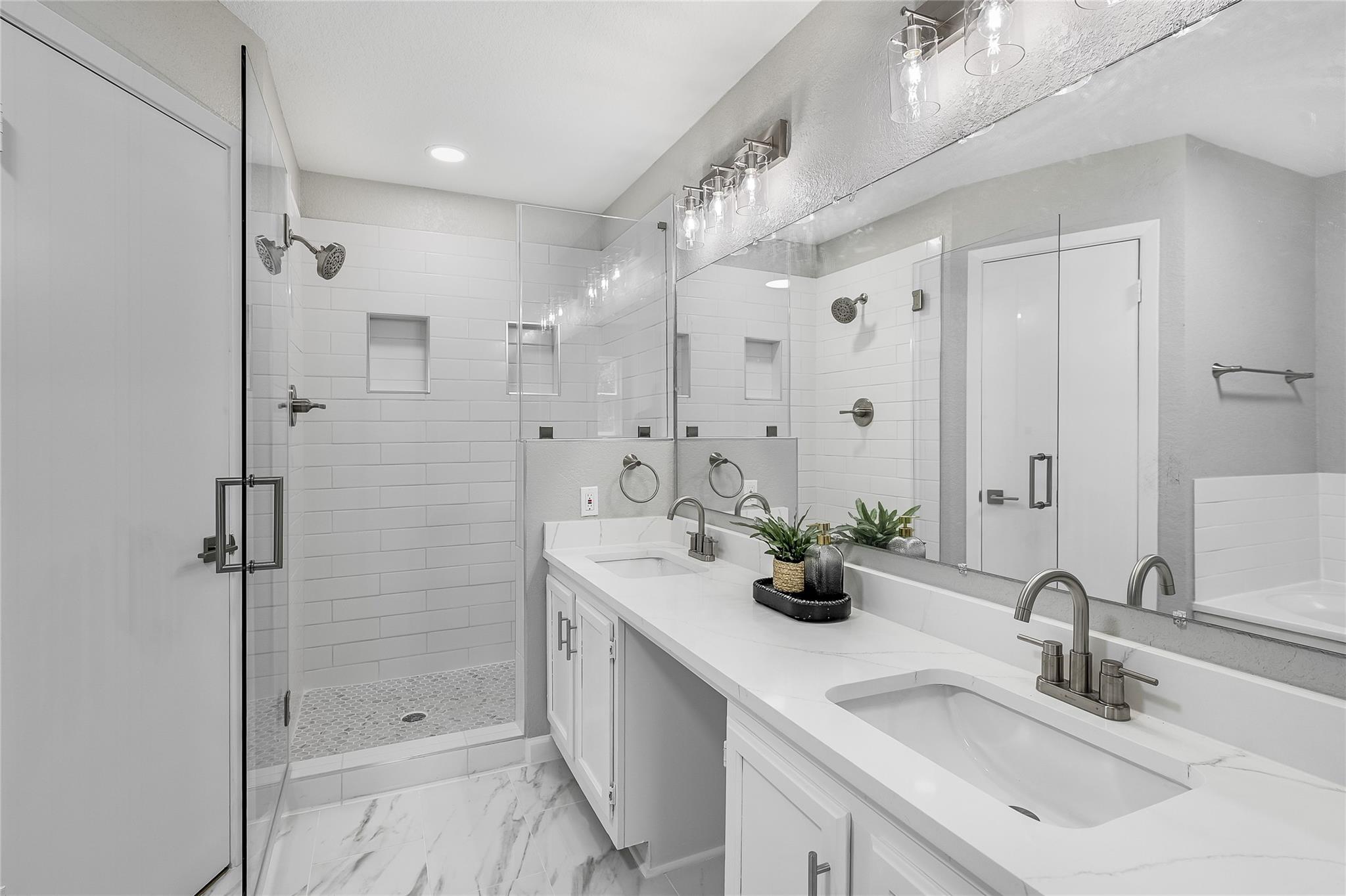 1070 Lonesome Trl, Driftwood, TX 78619