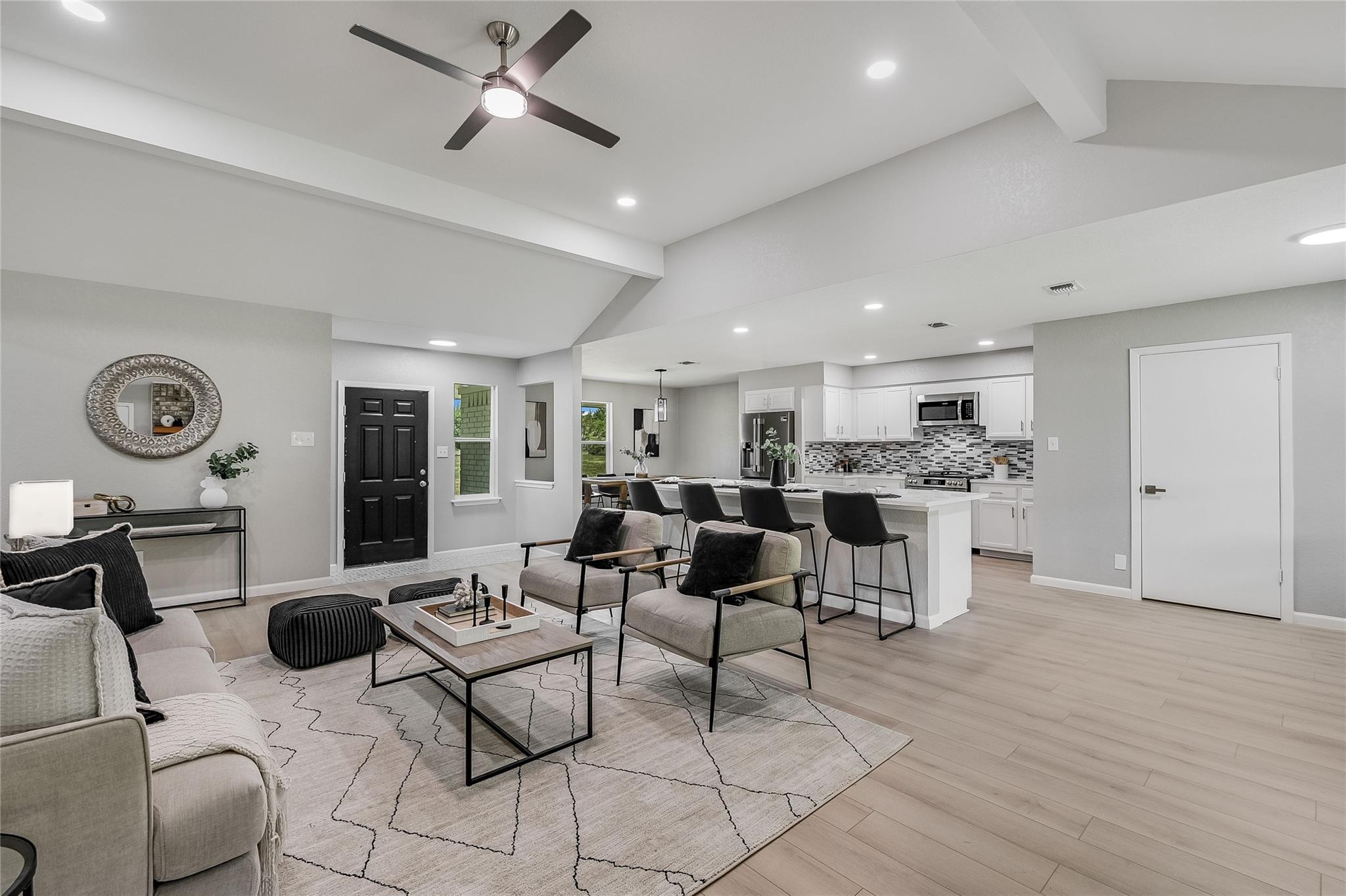 1070 Lonesome Trl, Driftwood, TX 78619