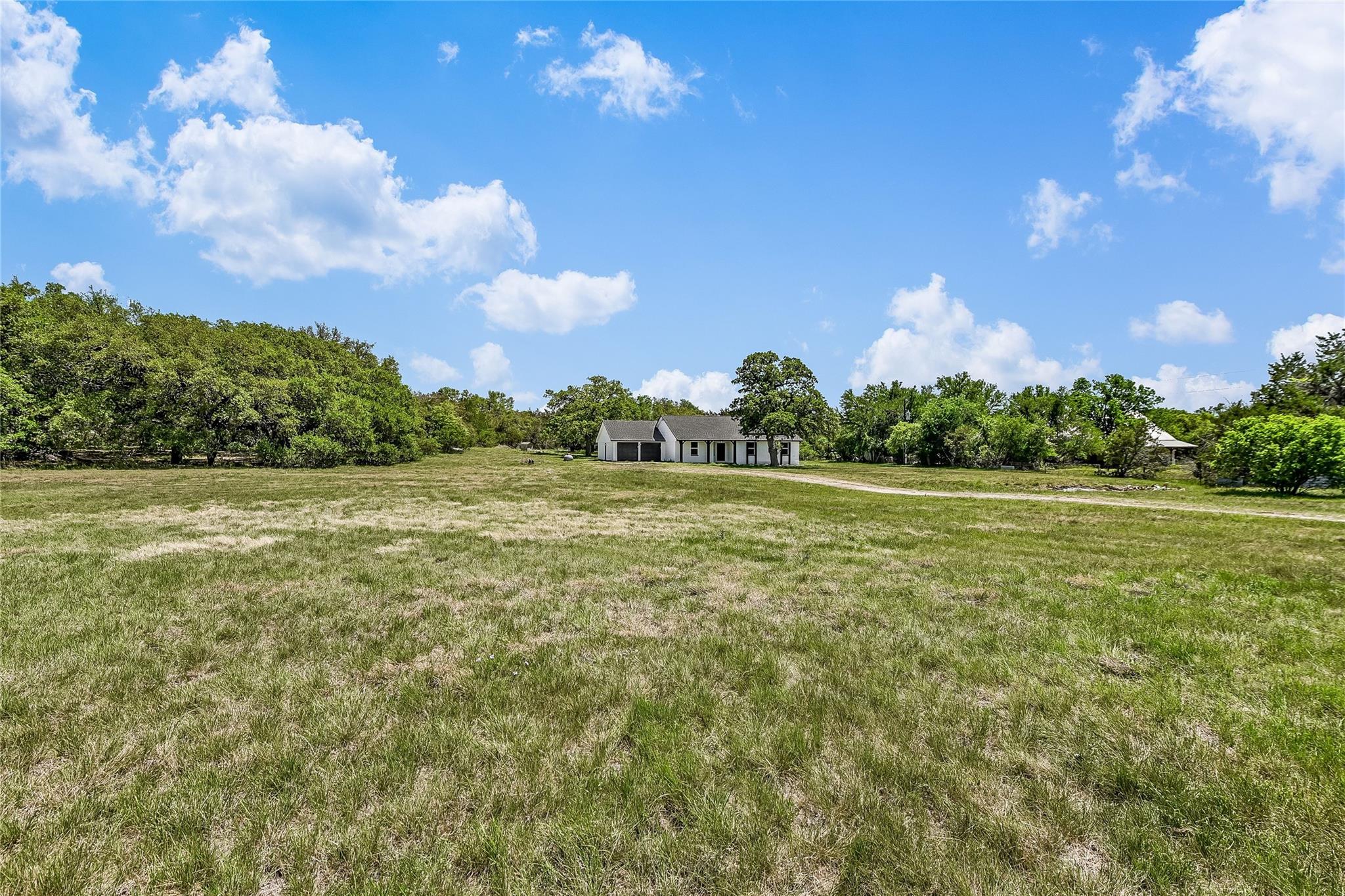 1070 Lonesome Trl, Driftwood, TX 78619