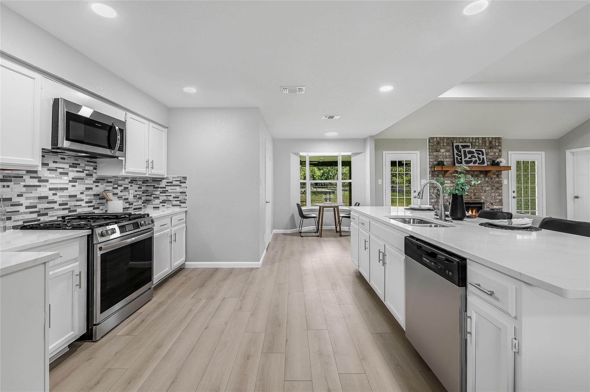 1070 Lonesome Trl, Driftwood, TX 78619