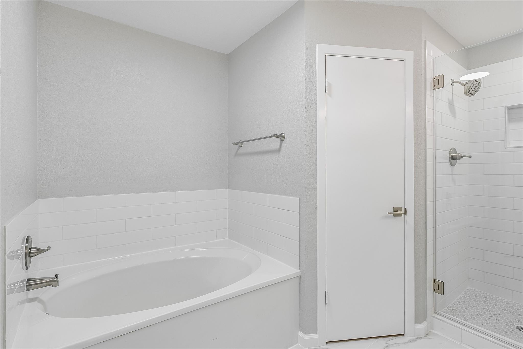 1070 Lonesome Trl, Driftwood, TX 78619