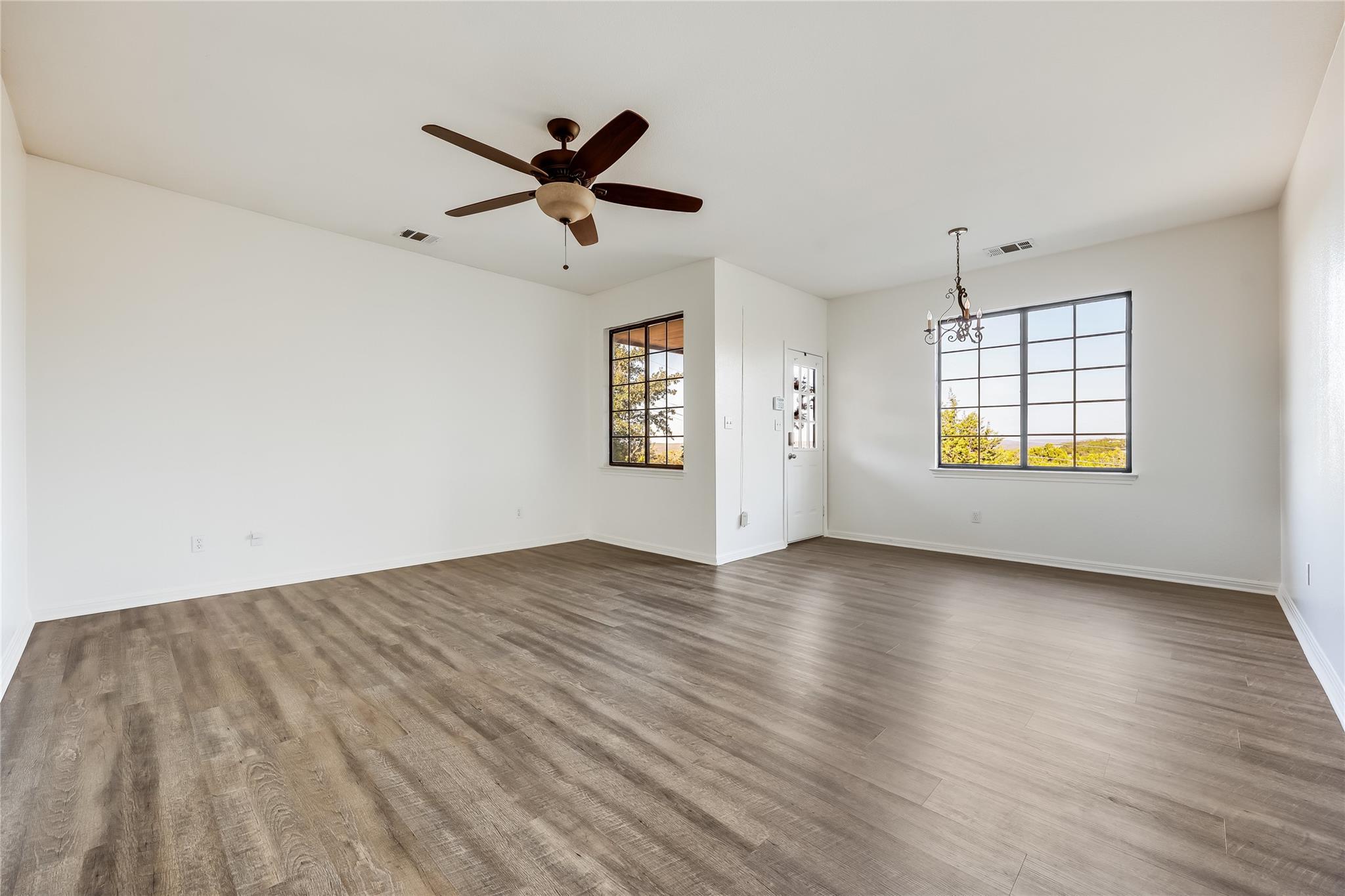 7608 White Oak Dr, Lago Vista, TX 78645