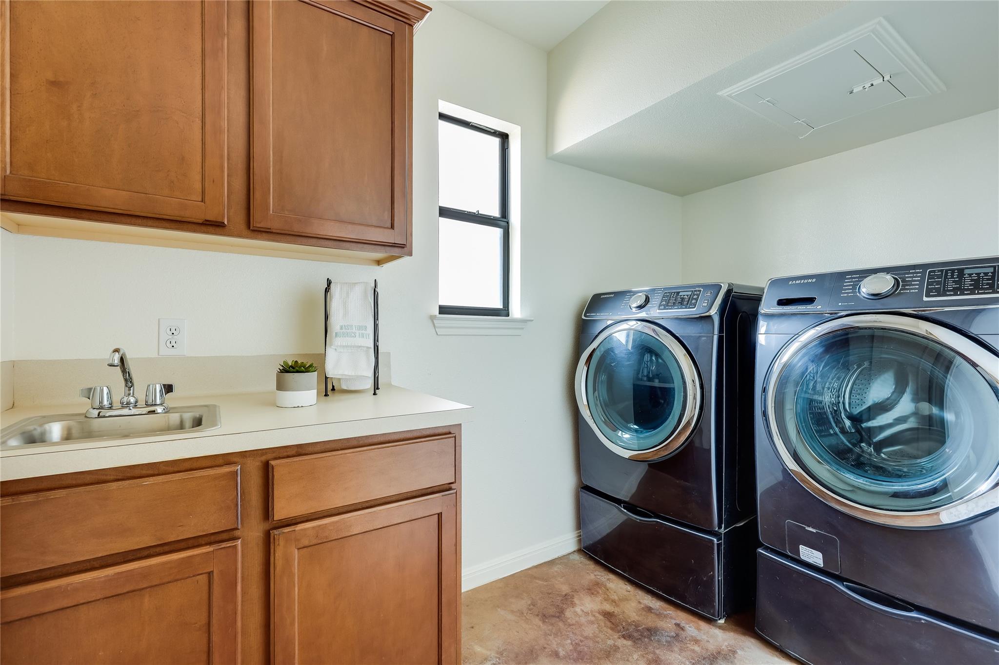 7608 White Oak Dr, Lago Vista, TX 78645