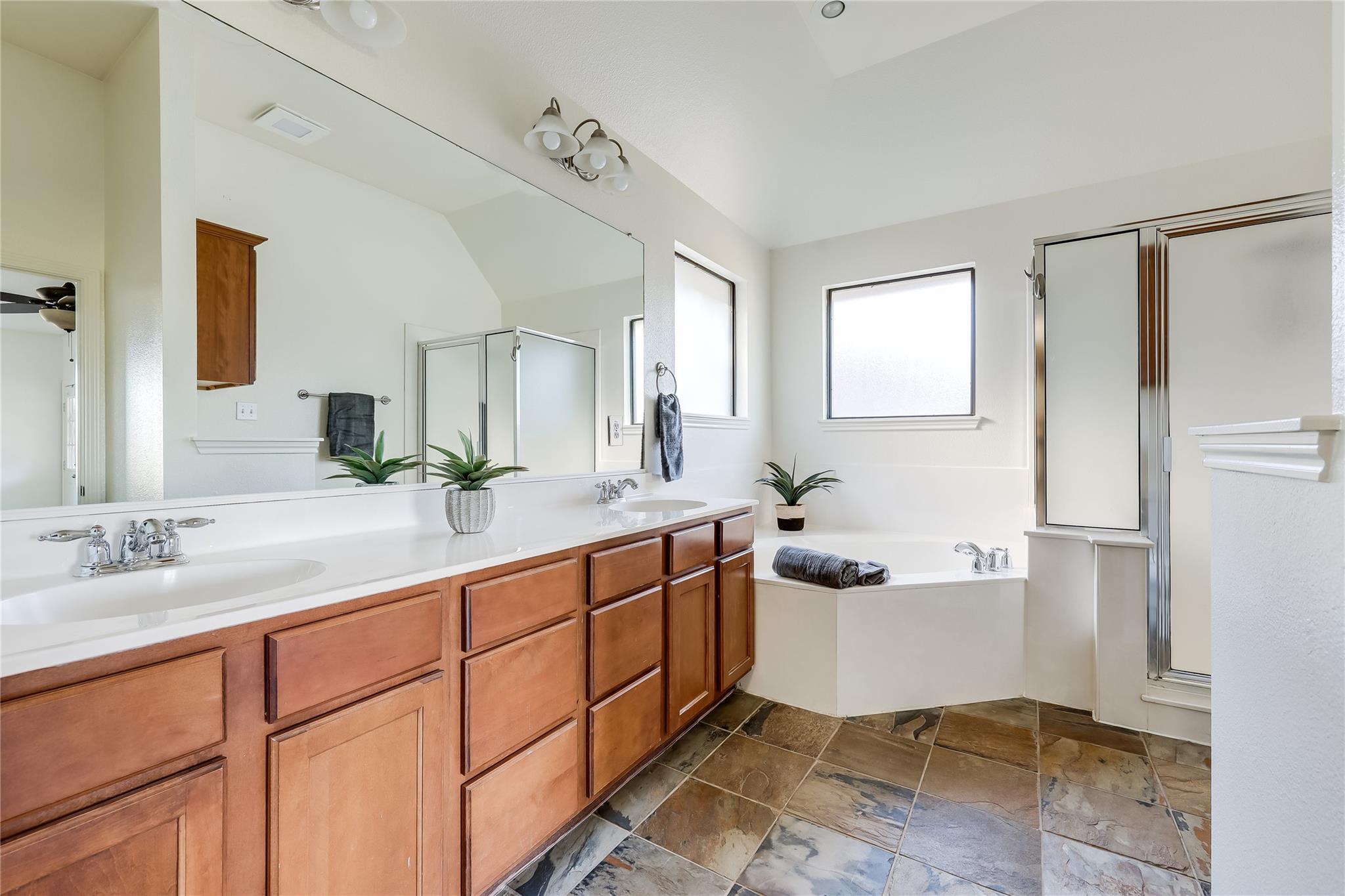 7608 White Oak Dr, Lago Vista, TX 78645