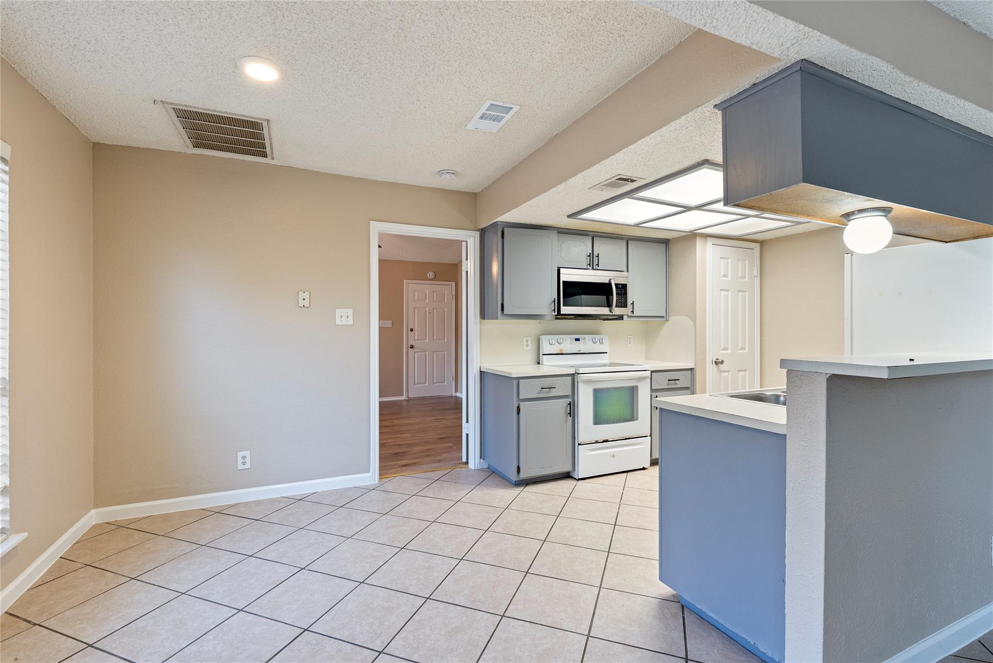 8703 Clear brook Trl # B, Austin, TX 78729