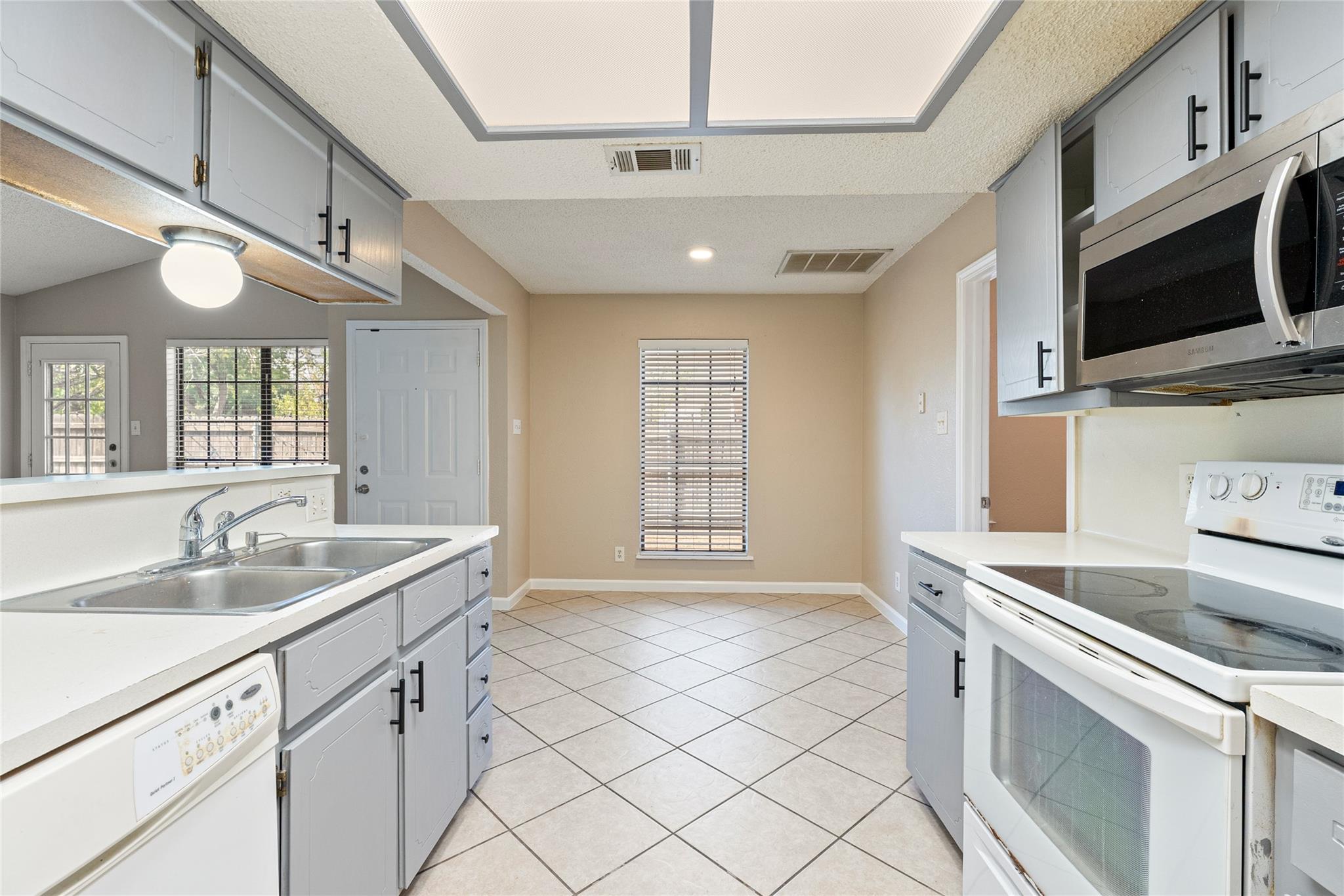 8703 Clear brook Trl # B, Austin, TX 78729