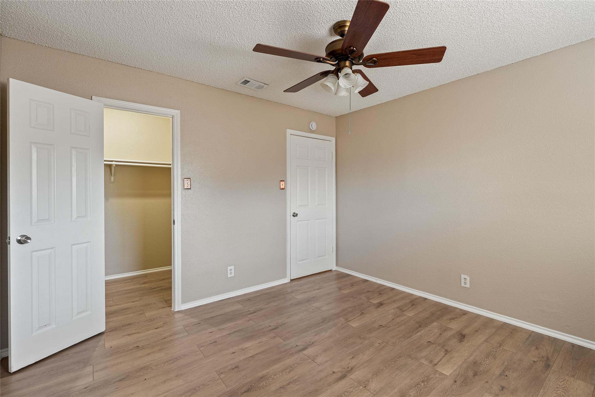 8703 Clear brook Trl # B, Austin, TX 78729