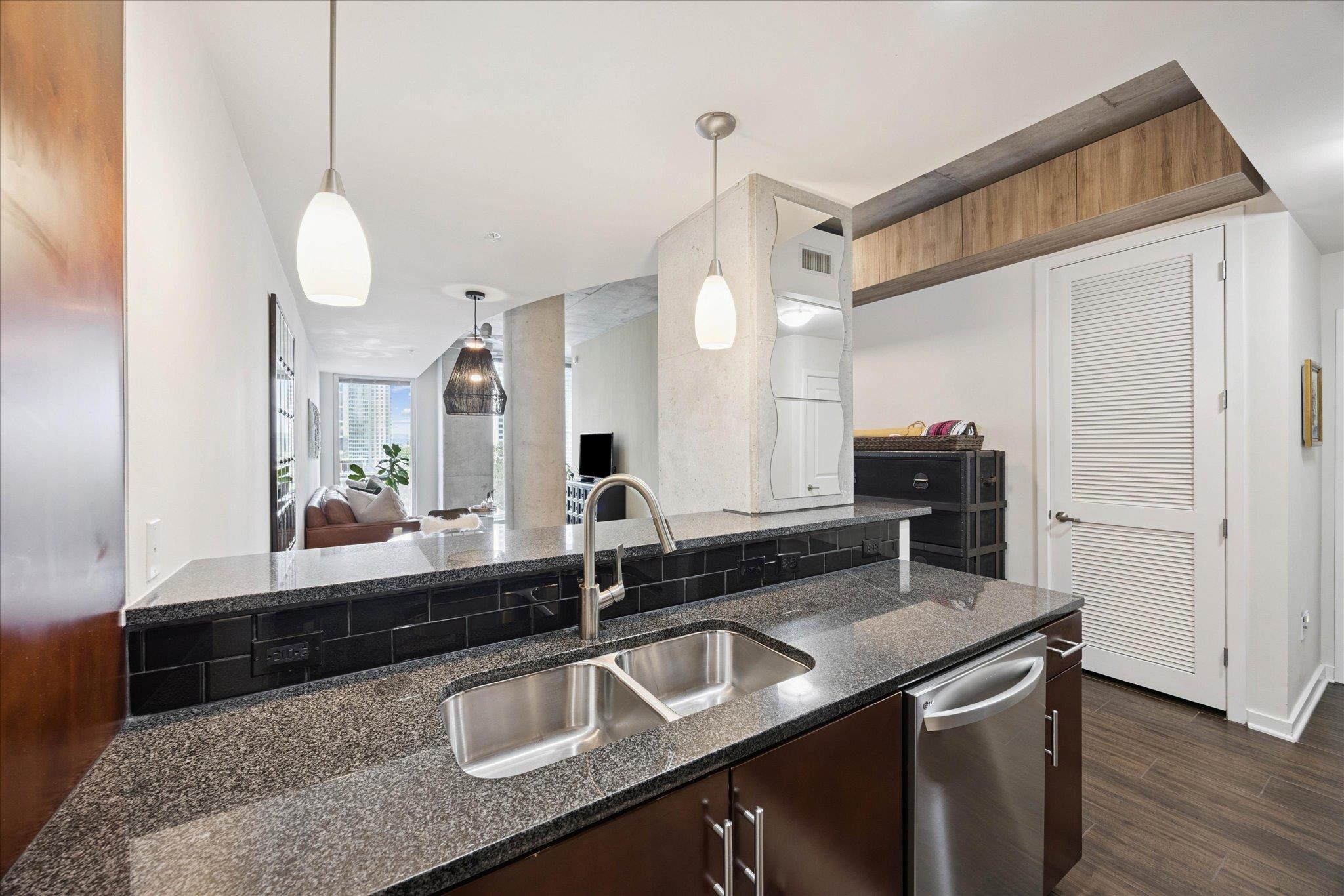 360 Nueces St # 1012, Austin, TX 78701