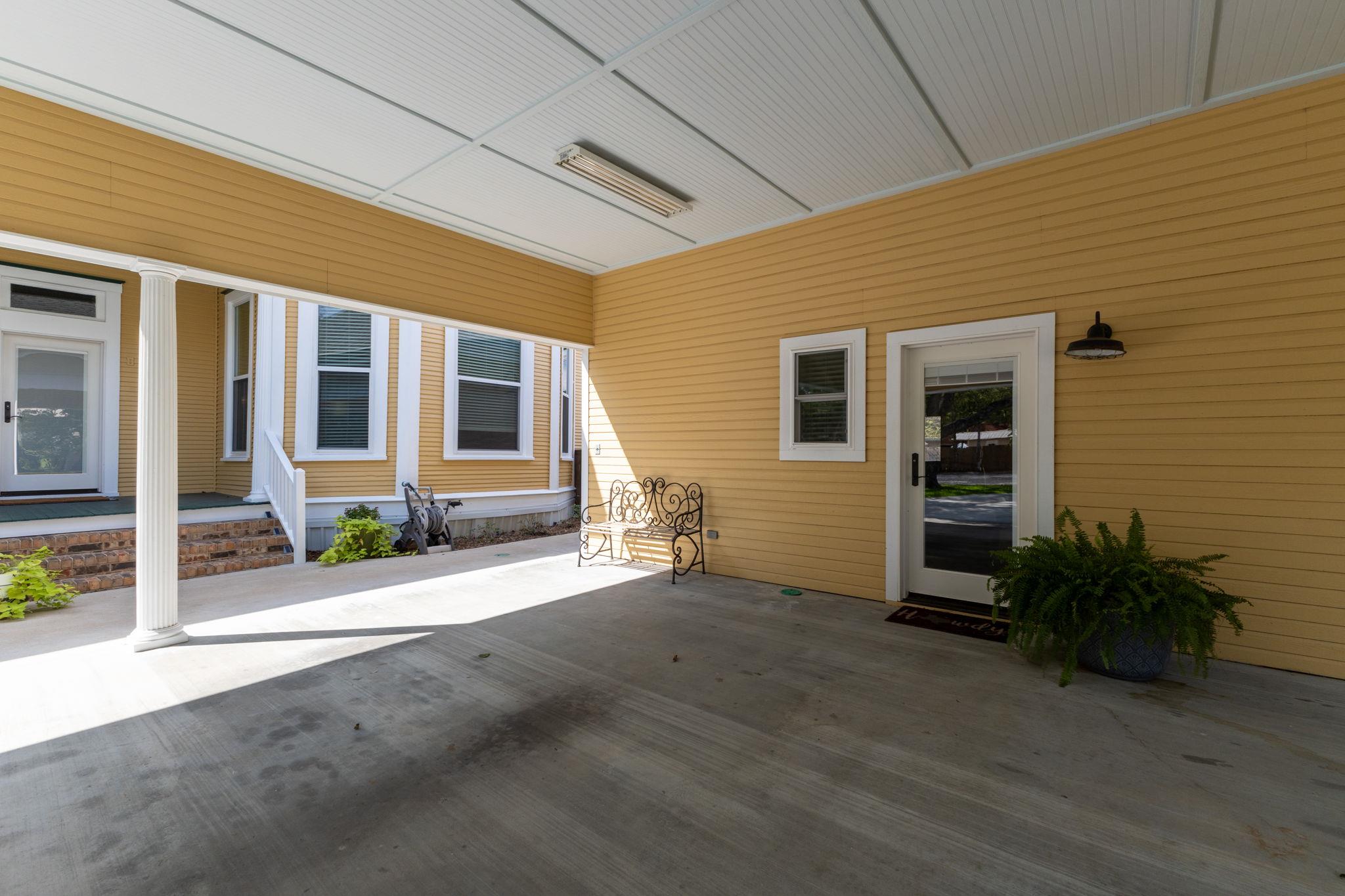 809 Paulus St, Schulenburg, TX 78956