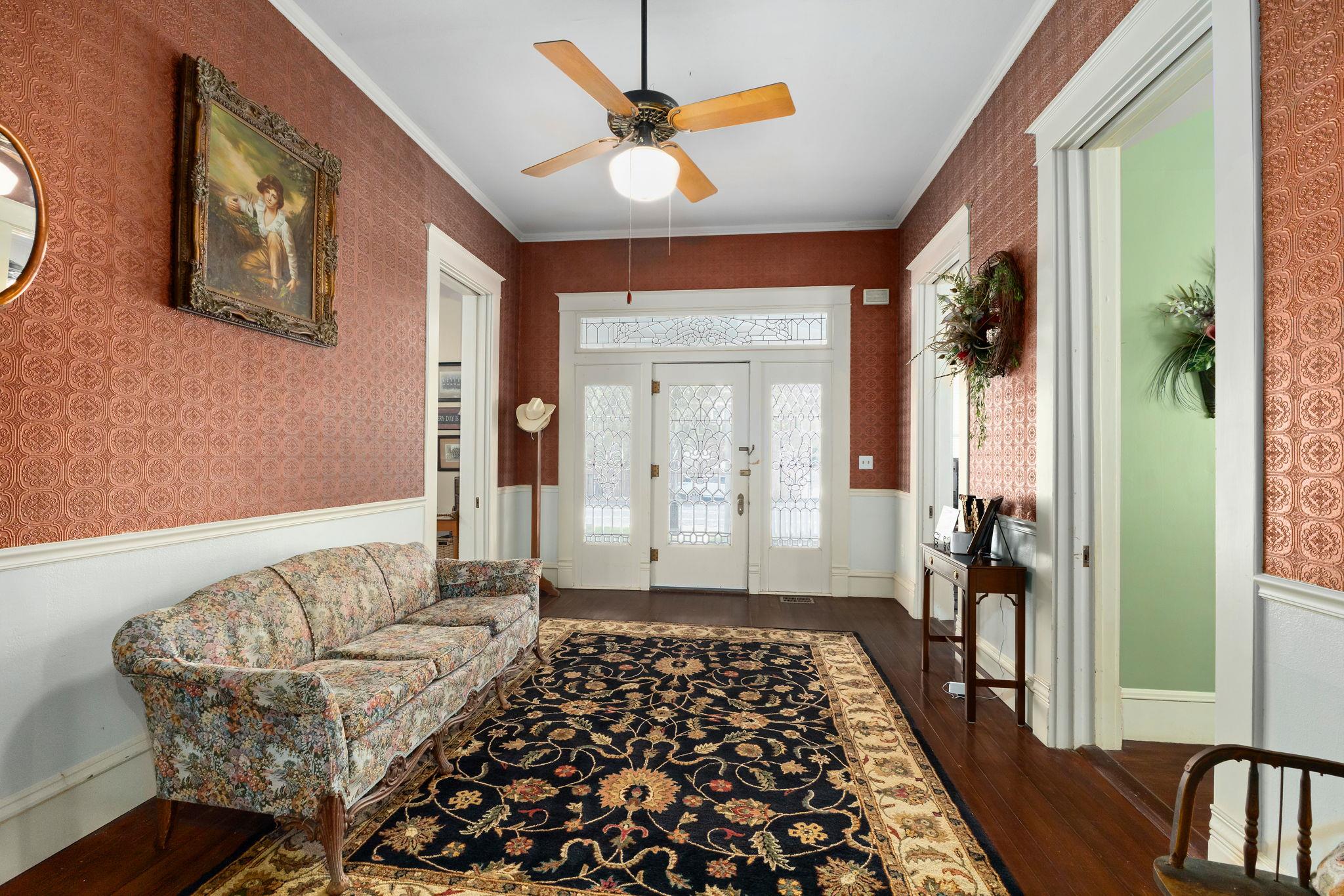 809 Paulus St, Schulenburg, TX 78956