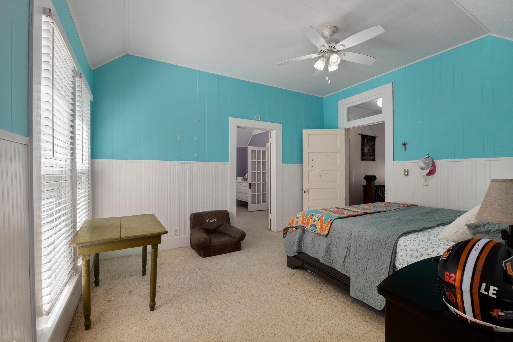 809 Paulus St, Schulenburg, TX 78956