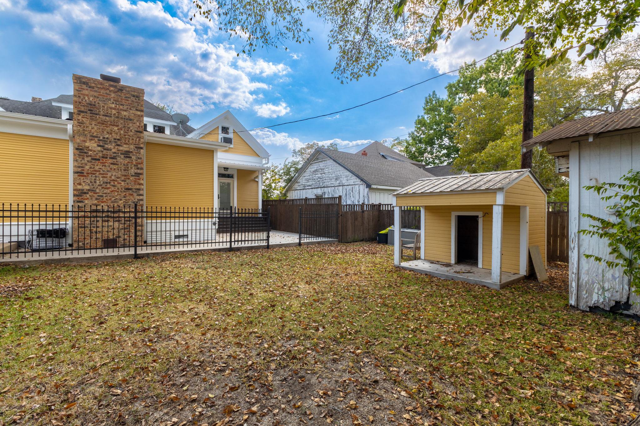 809 Paulus St, Schulenburg, TX 78956