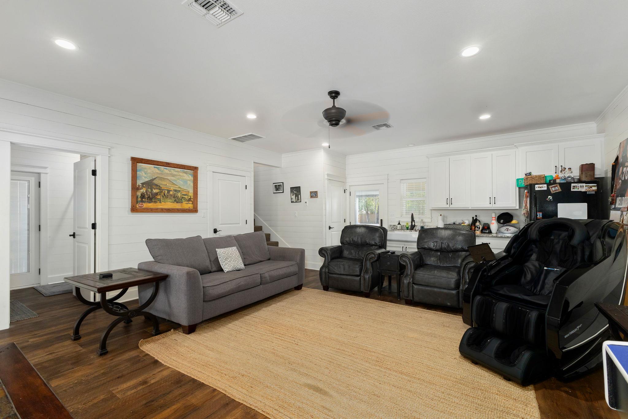 809 Paulus St, Schulenburg, TX 78956