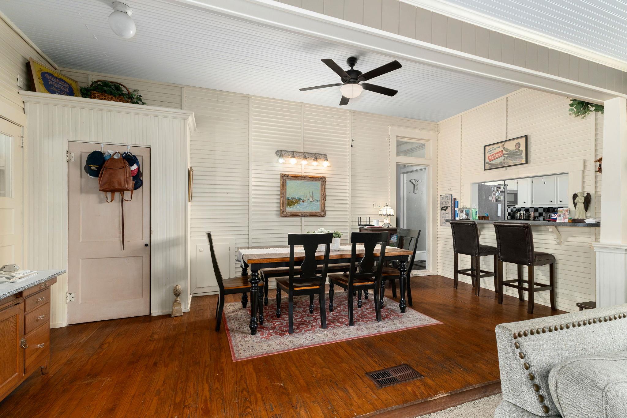 809 Paulus St, Schulenburg, TX 78956