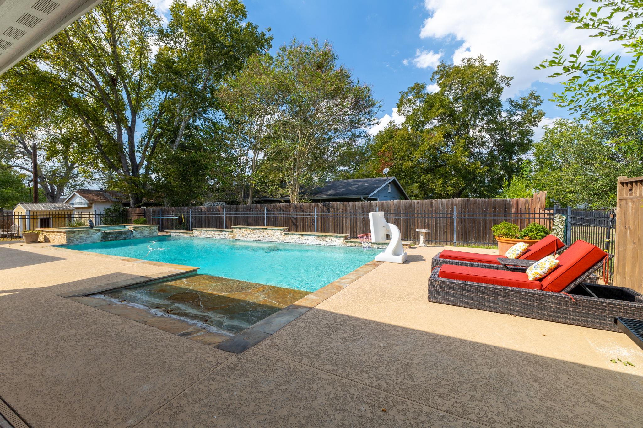 809 Paulus St, Schulenburg, TX 78956