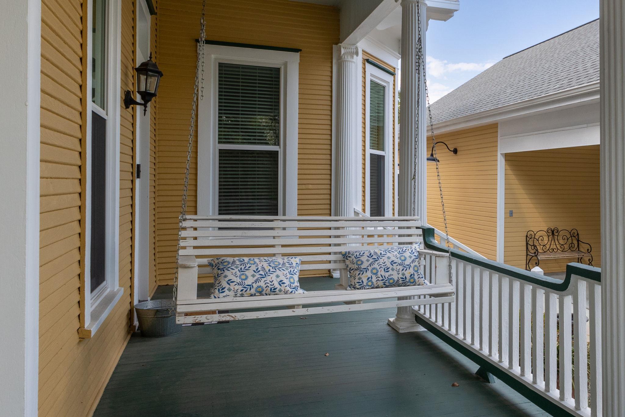 809 Paulus St, Schulenburg, TX 78956