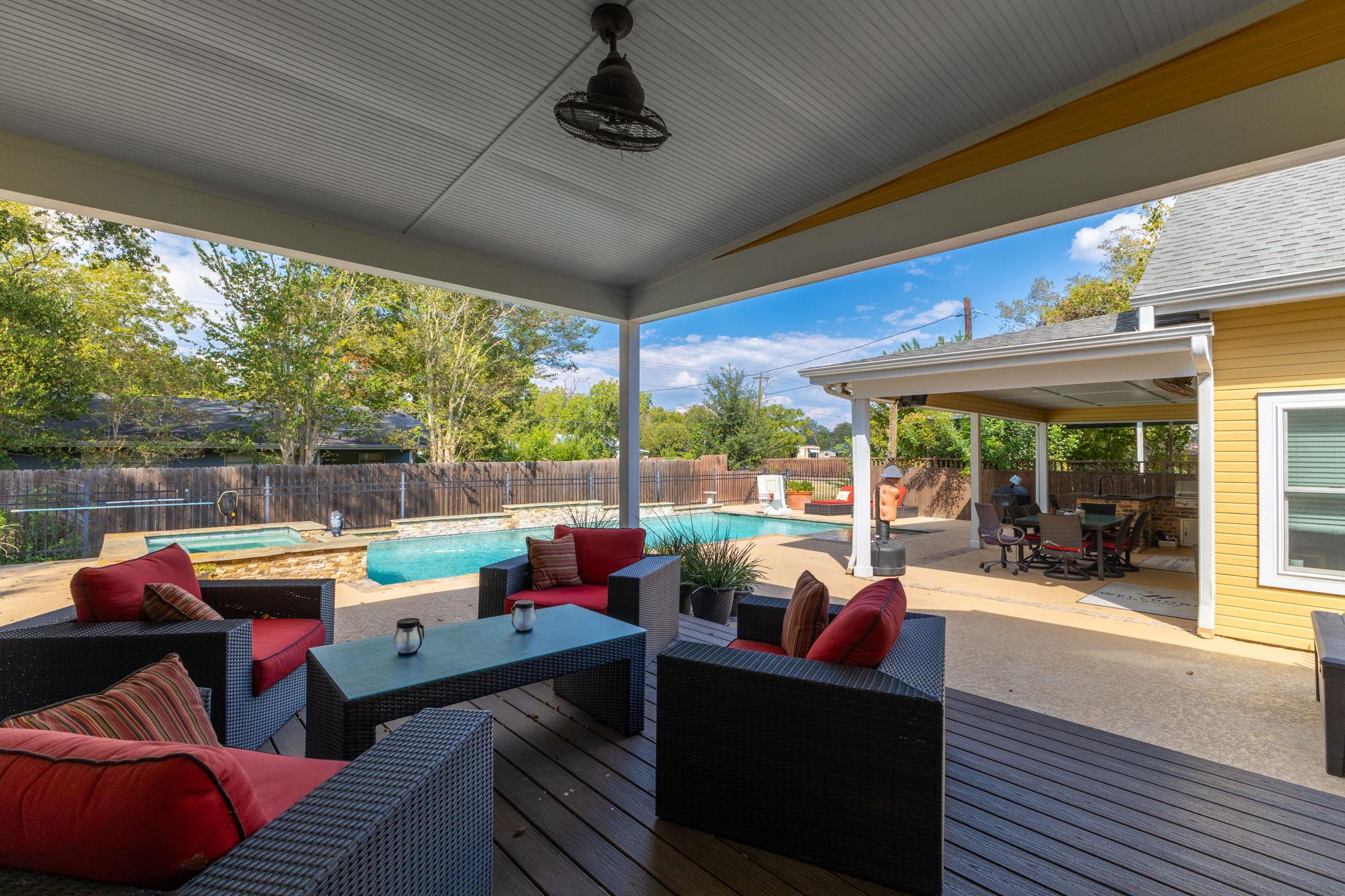 809 Paulus St, Schulenburg, TX 78956