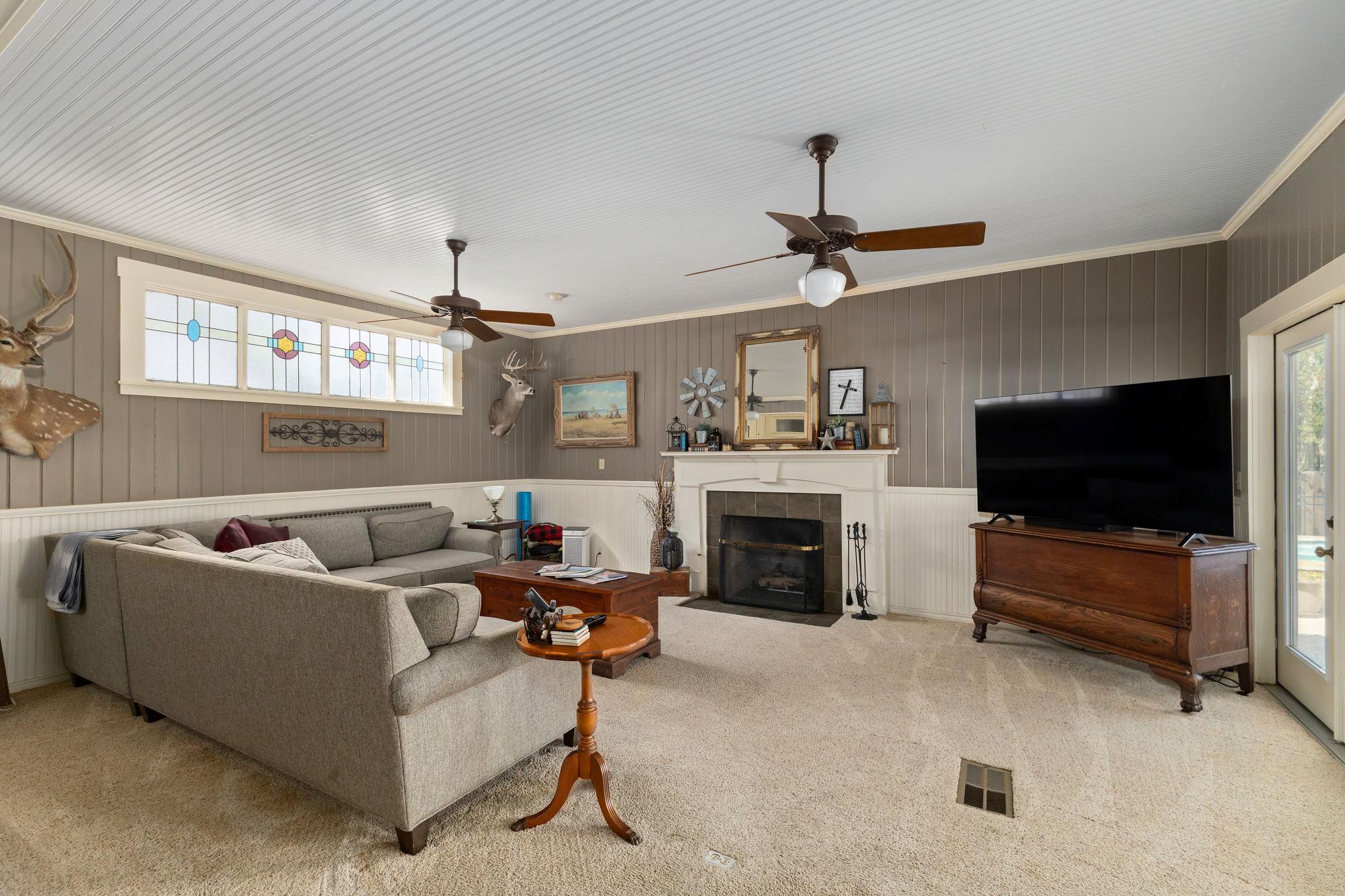 809 Paulus St, Schulenburg, TX 78956