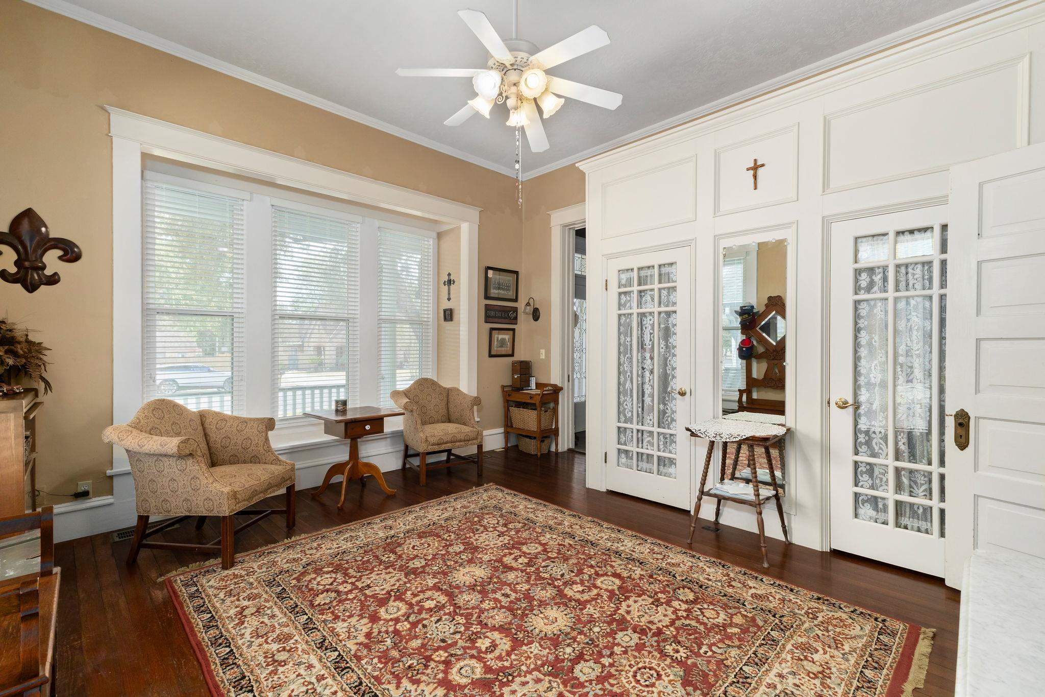 809 Paulus St, Schulenburg, TX 78956